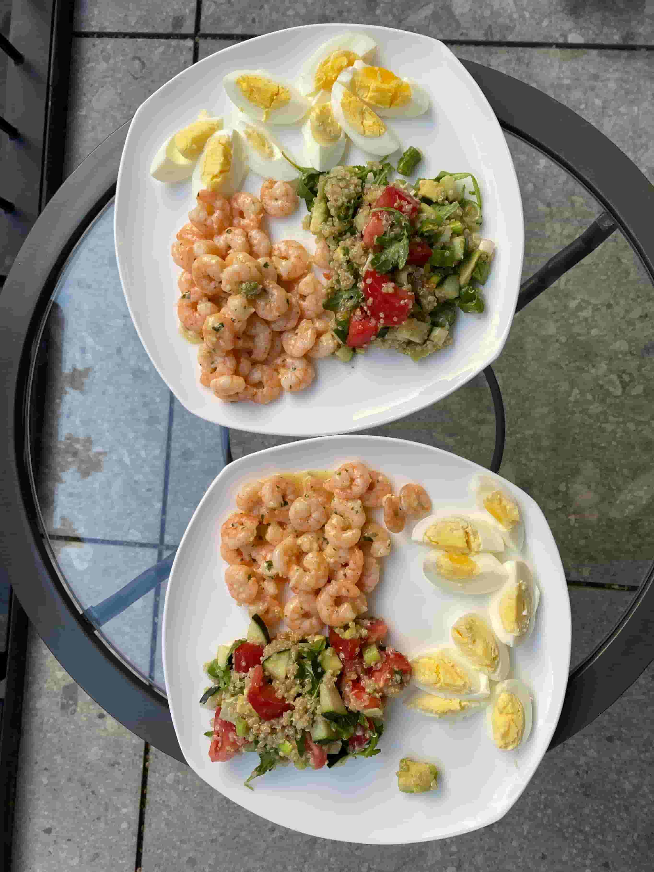 Camarones con Ensalada de Quinoa Recipe Image