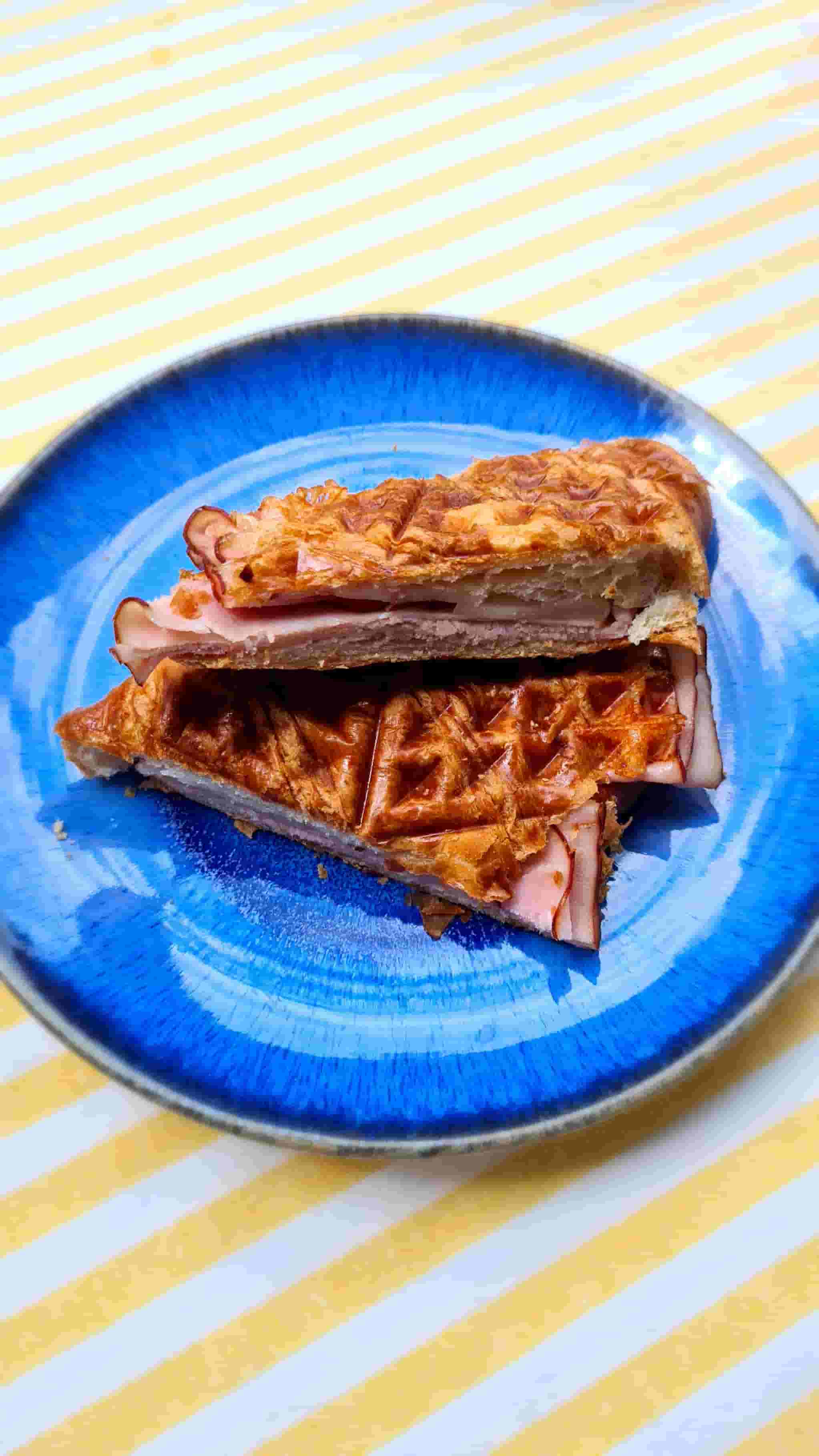 Croissant Jambon & Fromage Recipe Image
