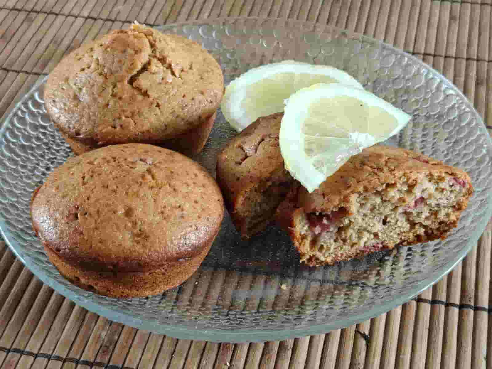 Лимонови мъфини с малини Recipe Image