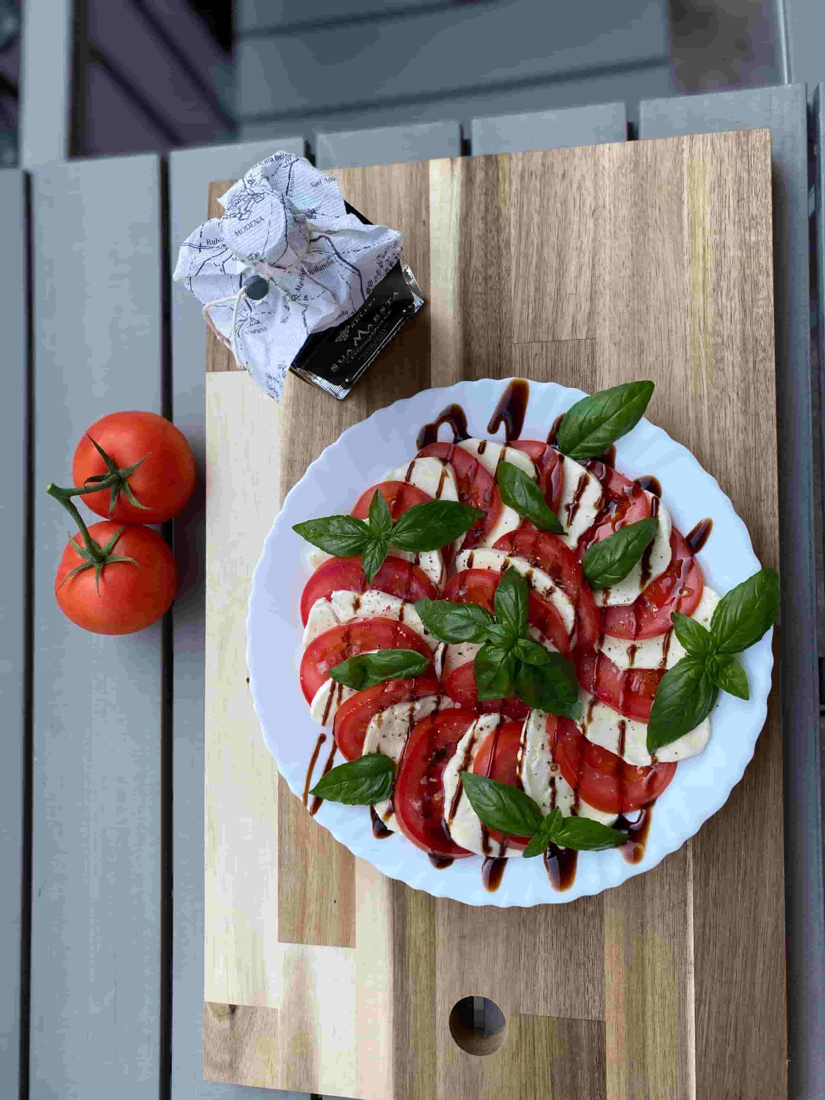 Salade Caprese Recipe Image