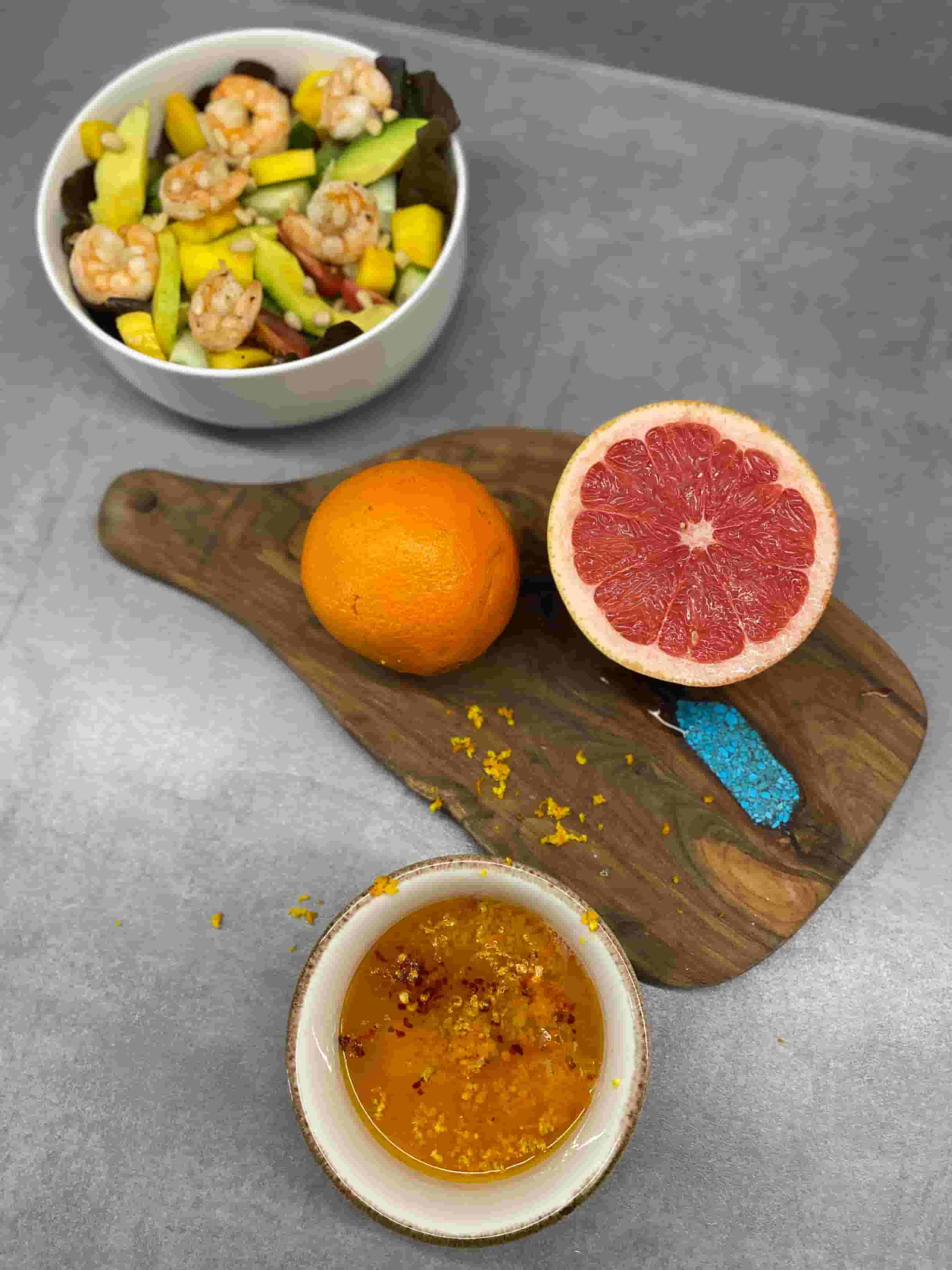 Garnelen-Sommersalat mit Grapefruit-Dressing und Mango Recipe Image