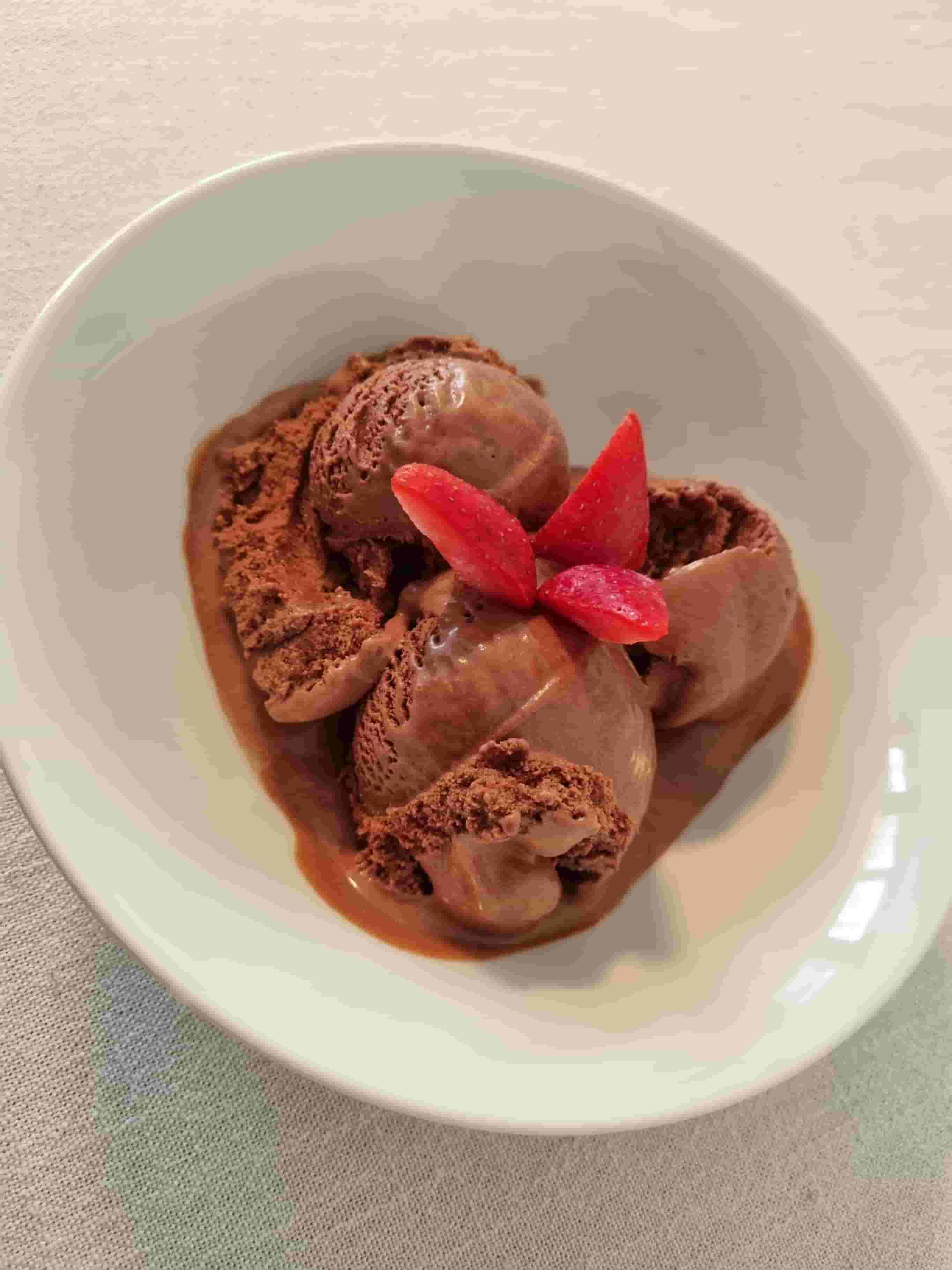 Crème glacée chocolat-framboise Recipe Image