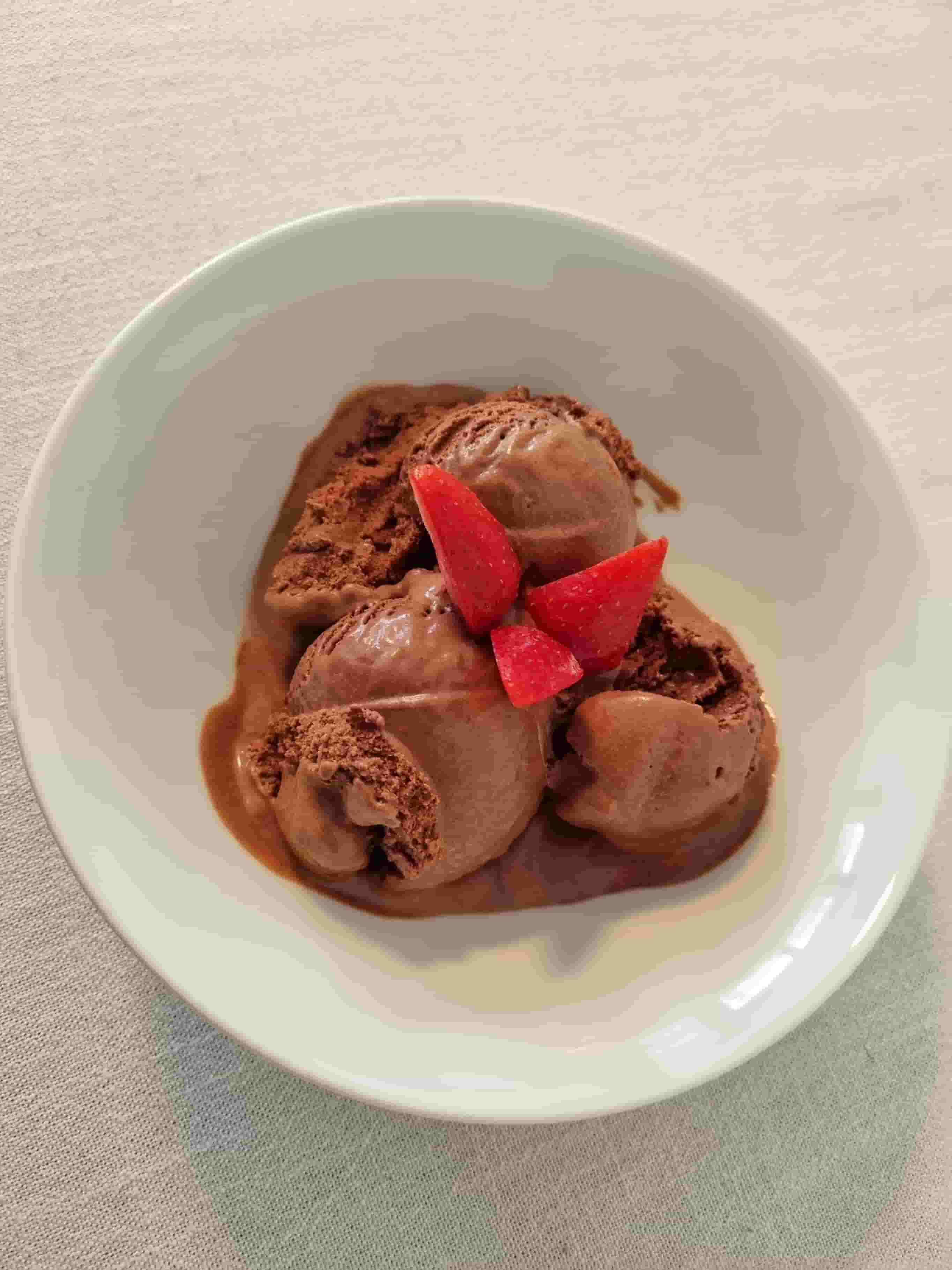 Crème glacée chocolat-framboise Recipe Image