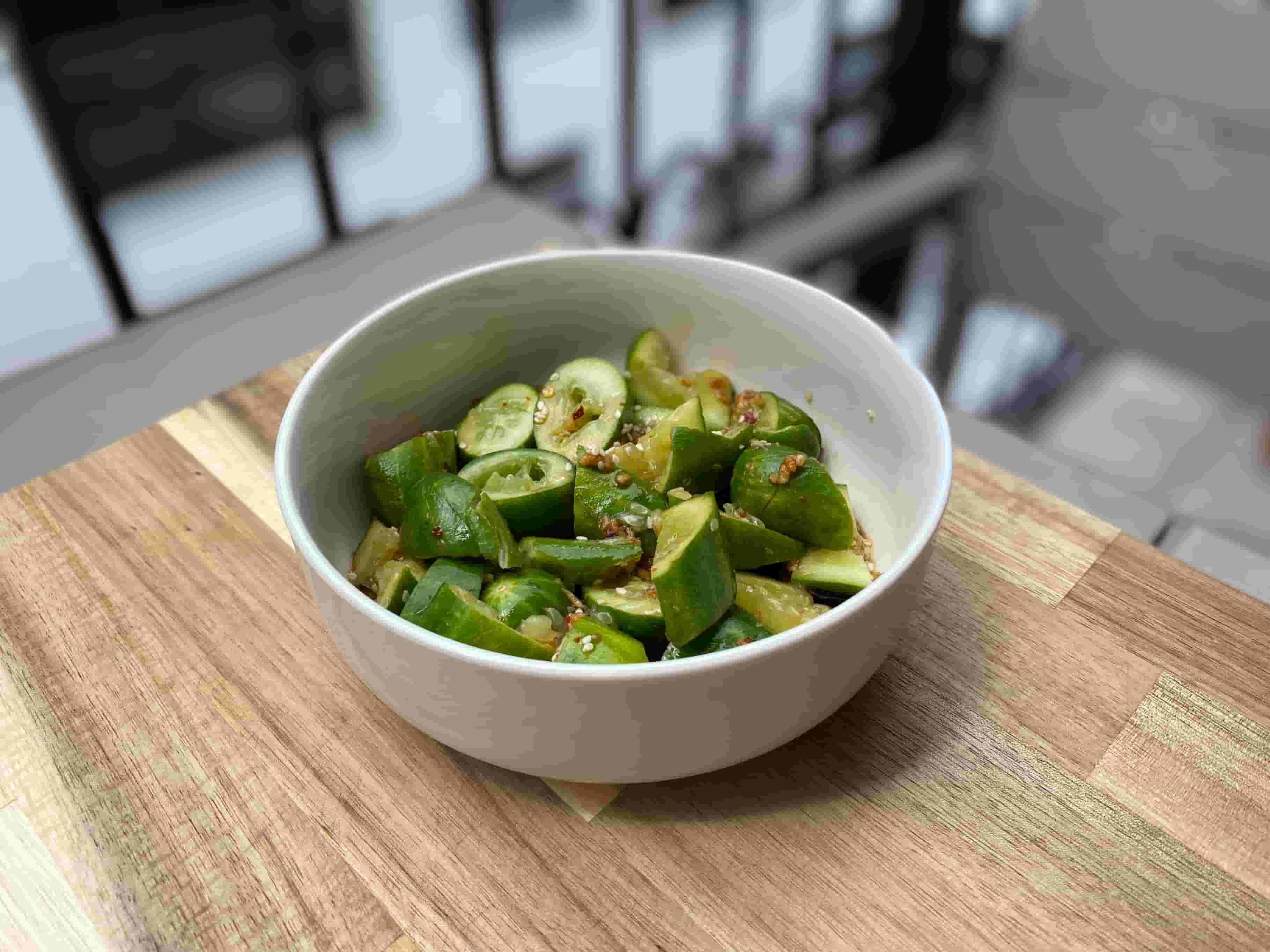Азиатска салата от натрошени краставици Recipe Image