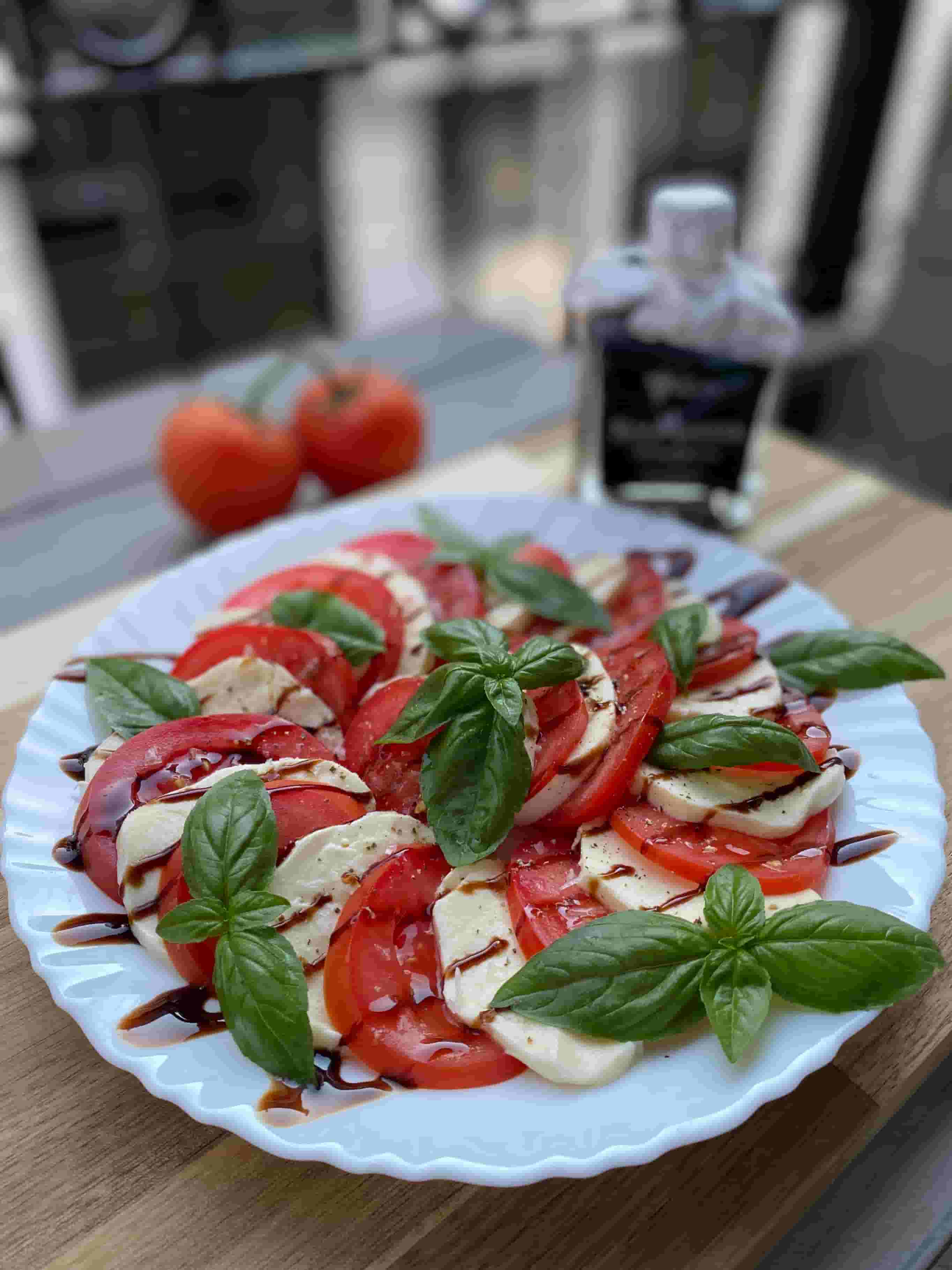 Salade Caprese Recipe Image