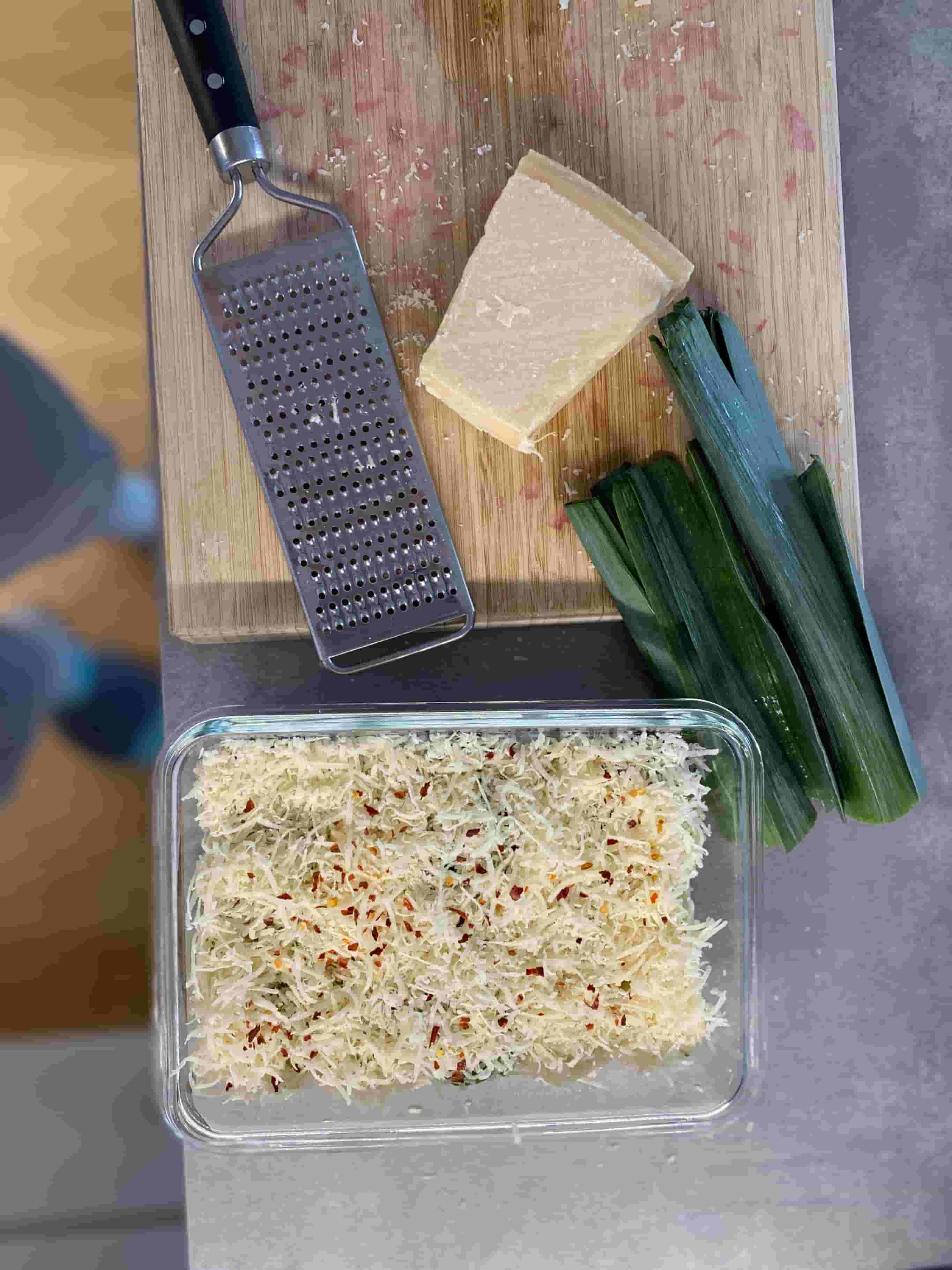 Праз с крем и пармезанов сос Recipe Image