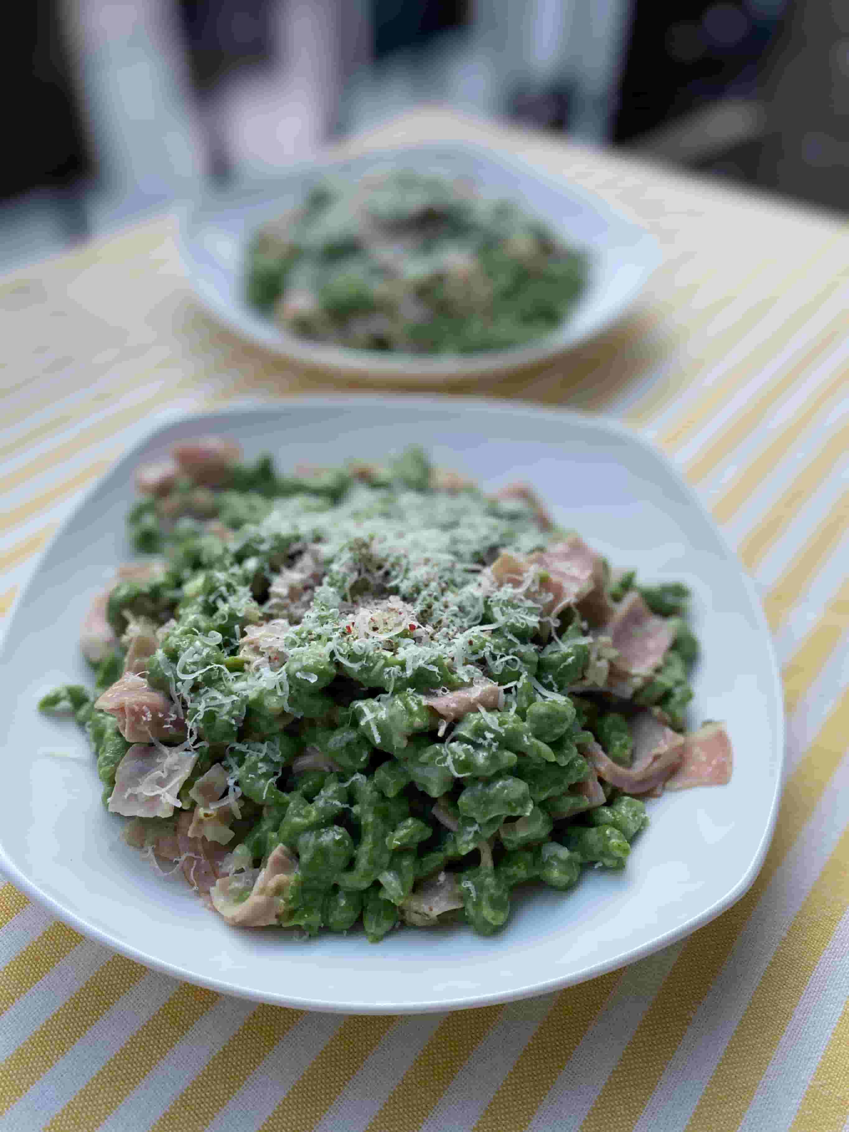 Protein-Spinat-Spätzle mit Schinken, Schlagobers & Parmesan Recipe Image