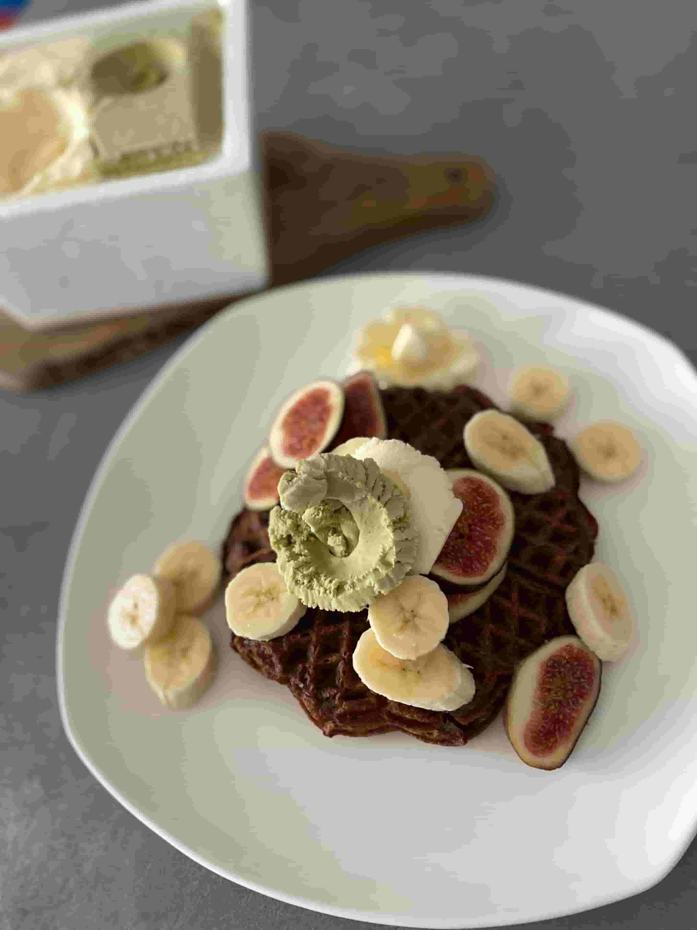 Protein-Waffeln mit Banane und Kakao Recipe Image