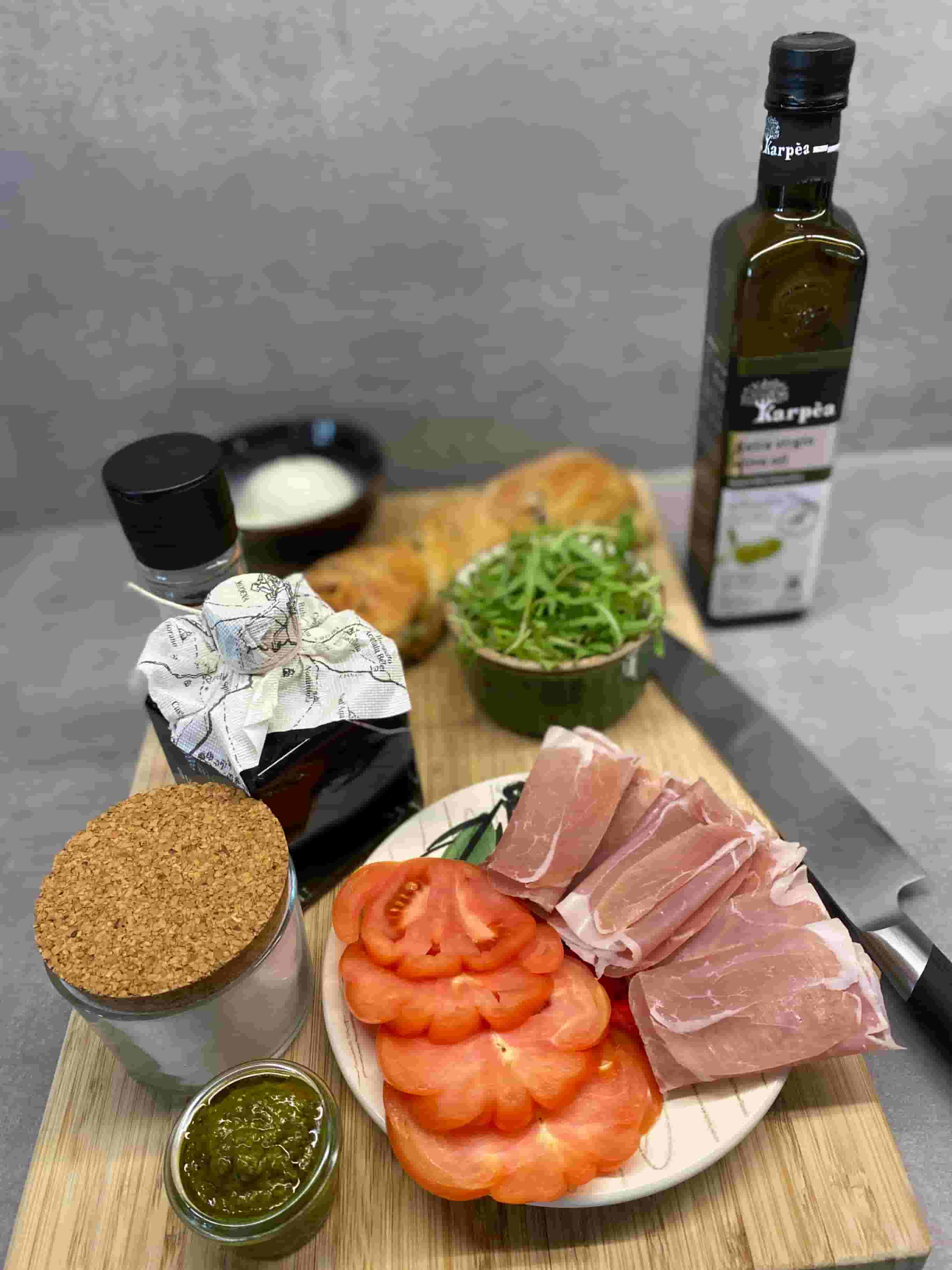 Sándwich de Ciabatta a la Parrilla con Prosciutto y Burrata Recipe Image