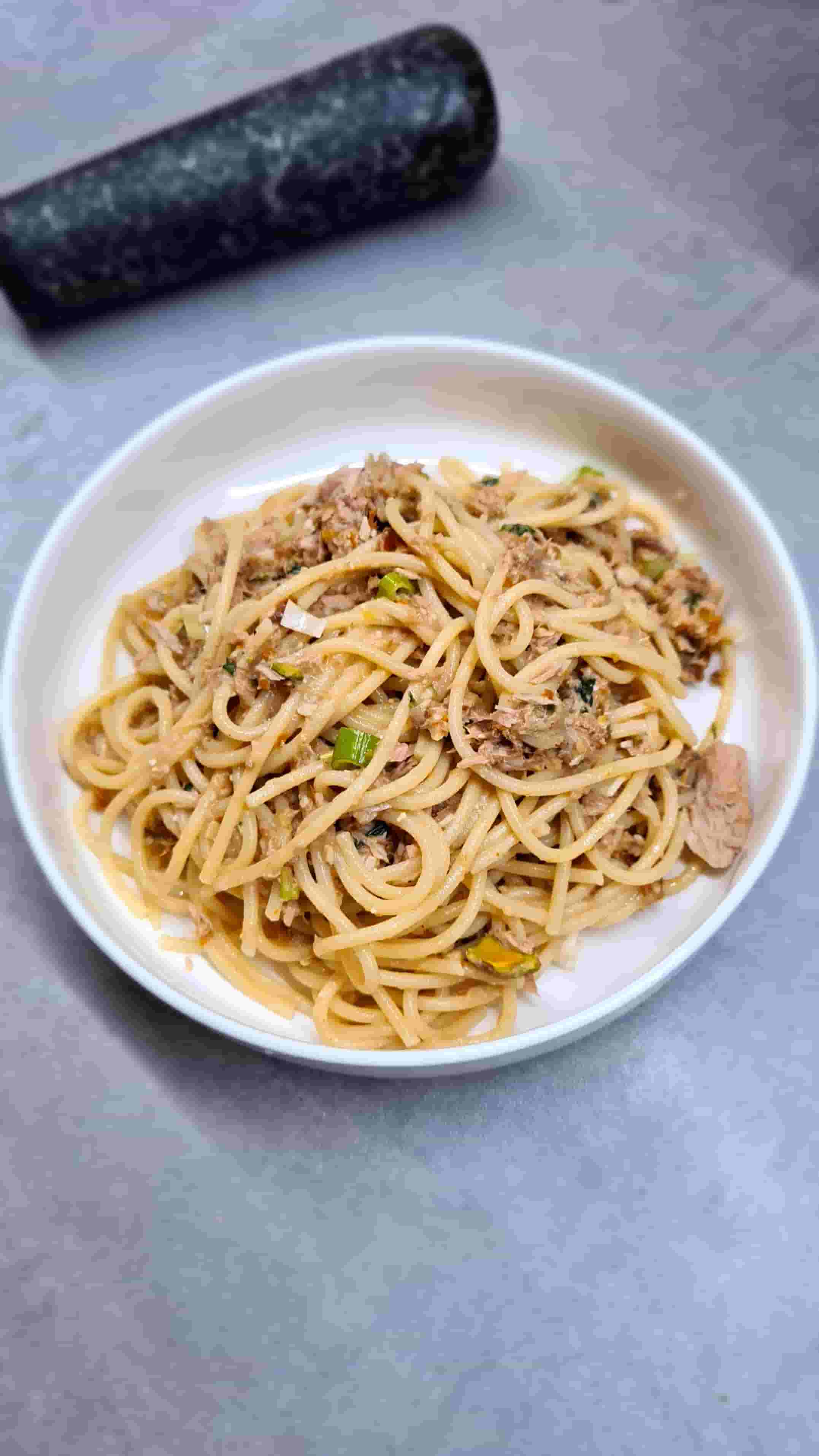 Spaghetti z czerwonym pesto i tuńczykiem Recipe Image