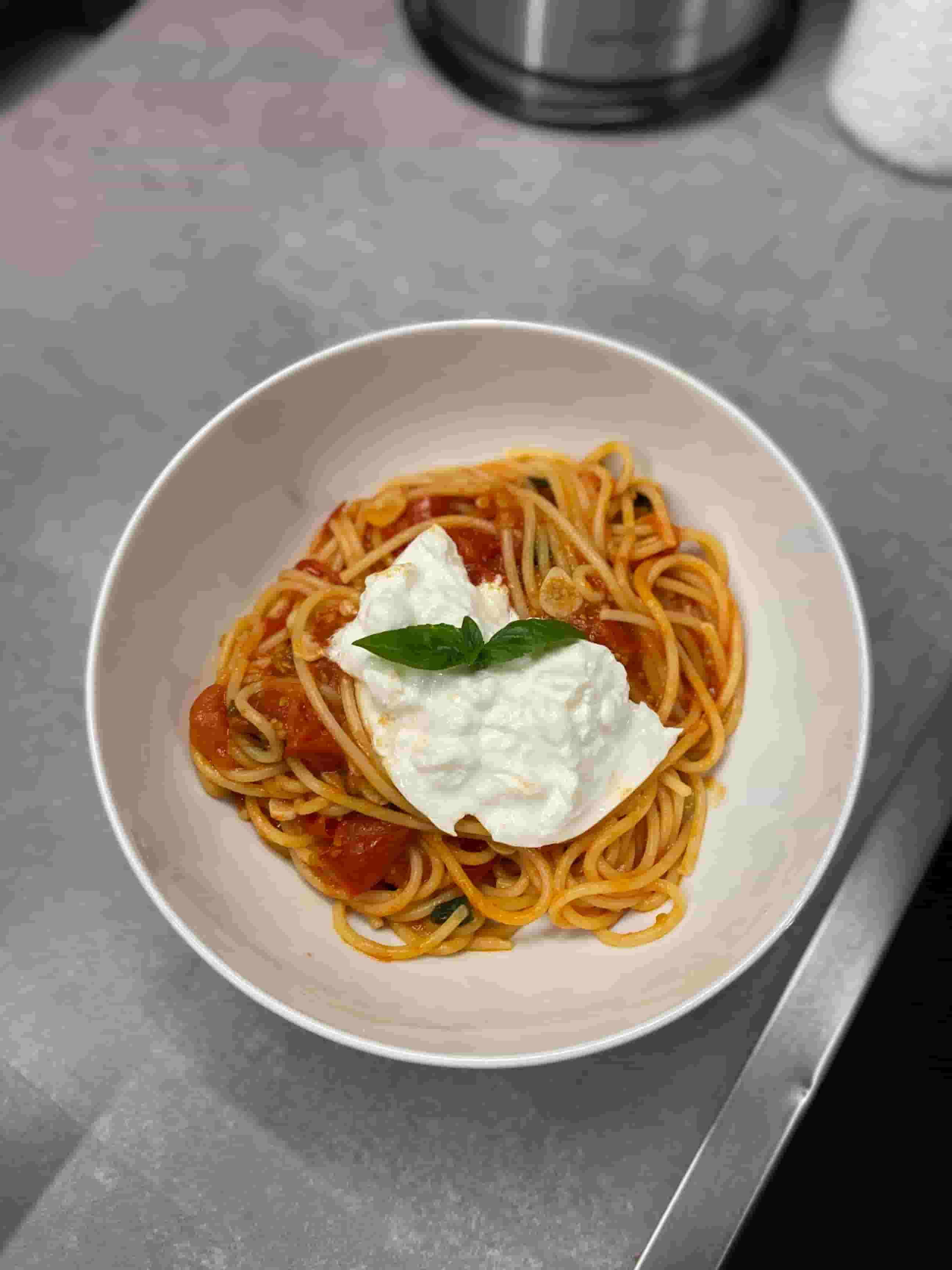 Pasta Pomodoro mit Burrata Recipe Image