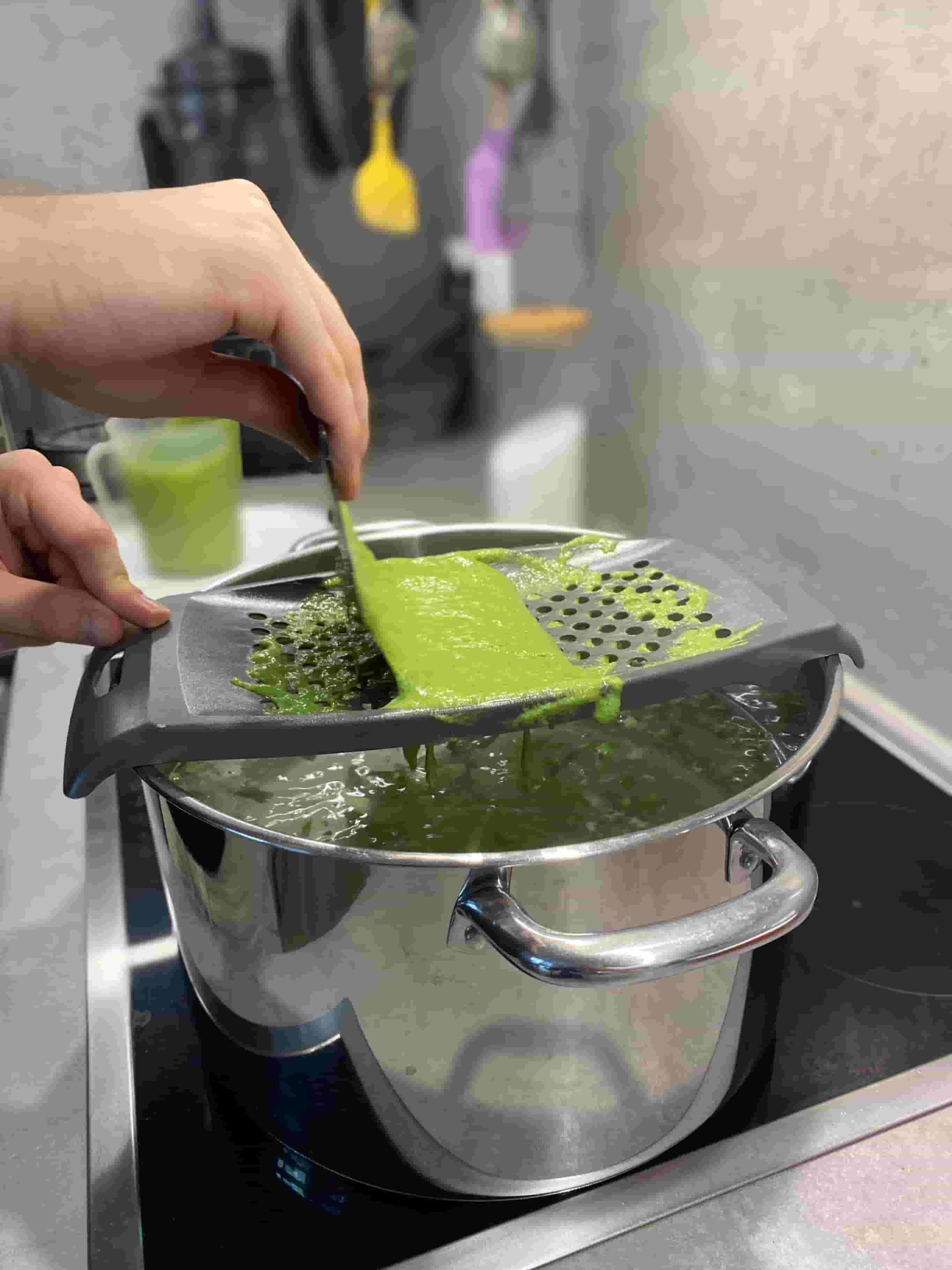 Proteinowe szpecle szpinakowe (bez mleka) Recipe Image