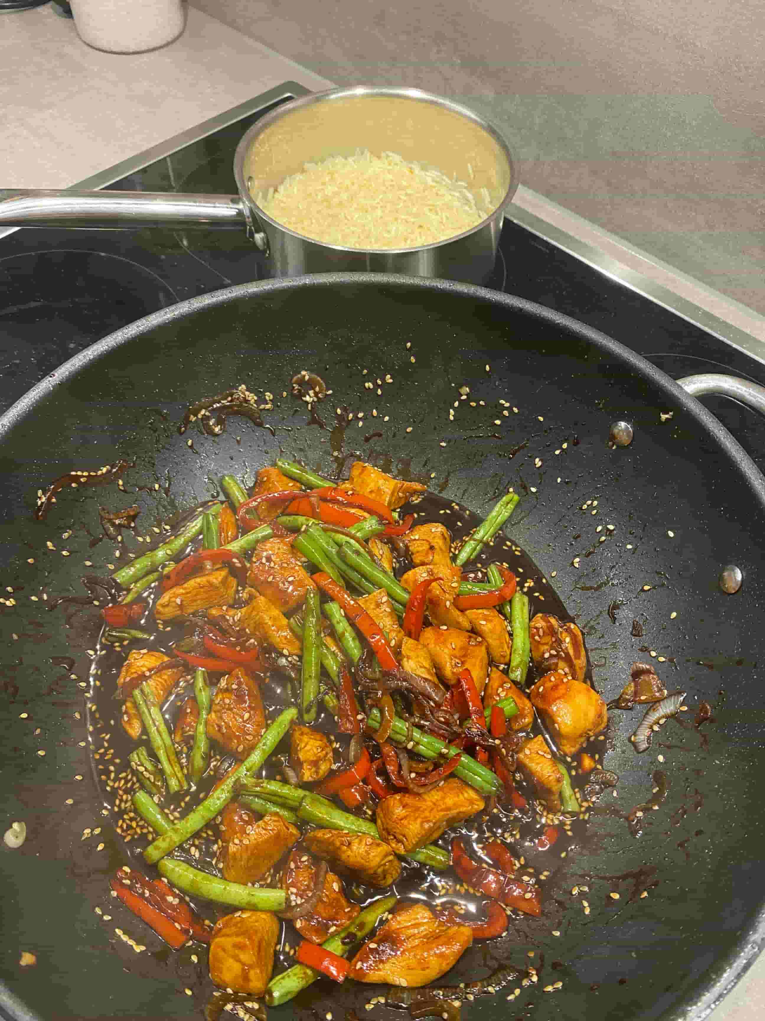 Пилешки Сър Фрай с Ориз Recipe Image