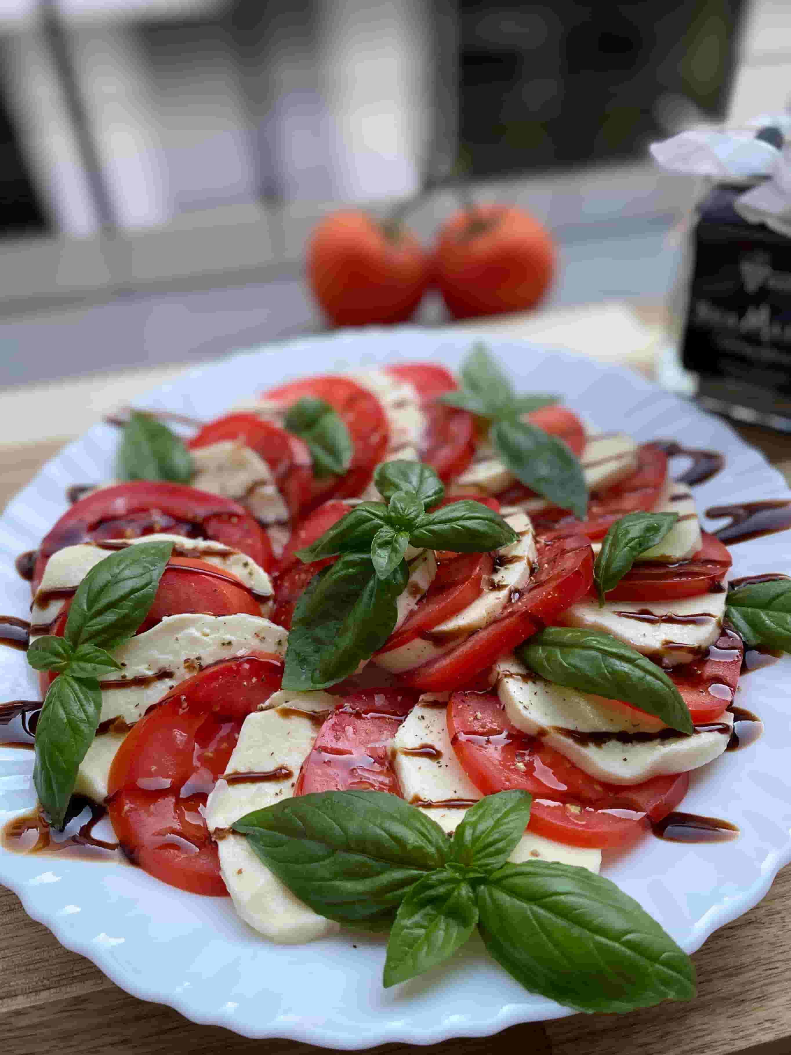 Salade Caprese Recipe Image