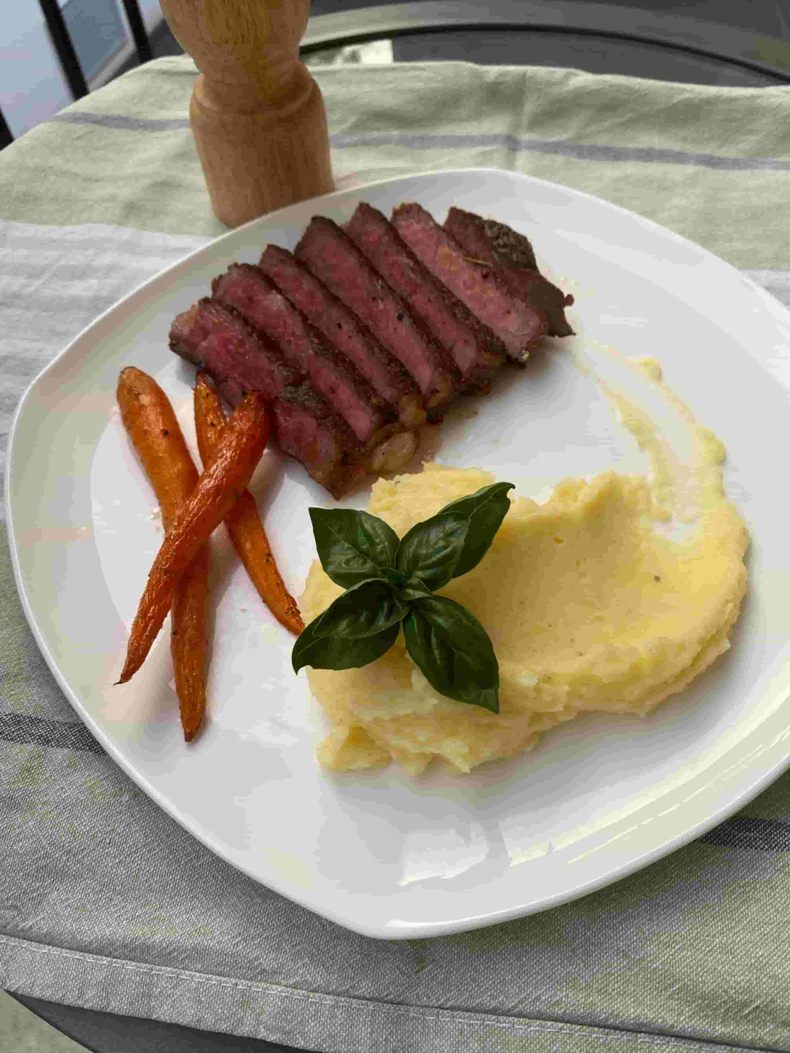 Steak mit Kartoffelpüree Recipe Image