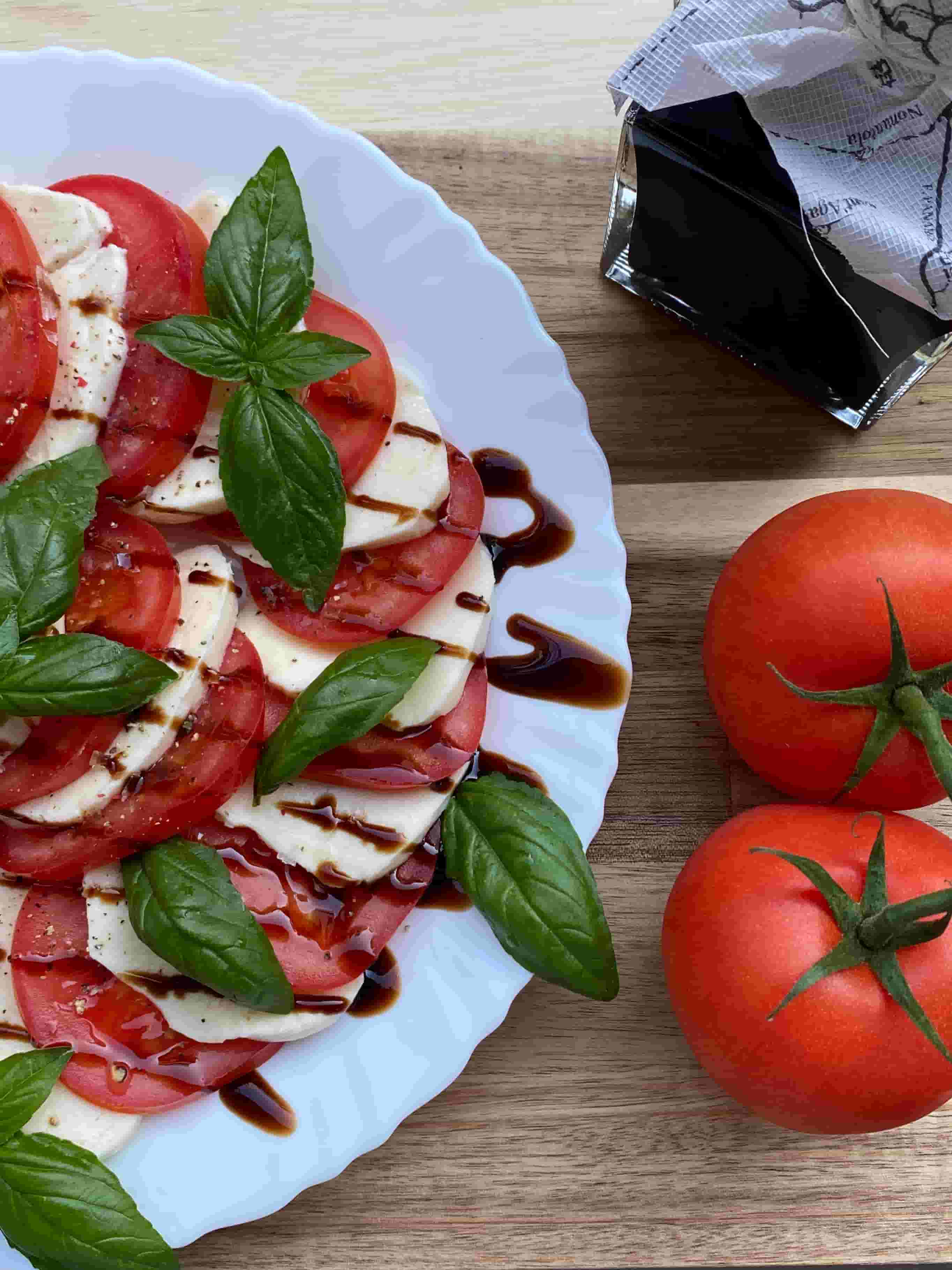 Salade Caprese Recipe Image