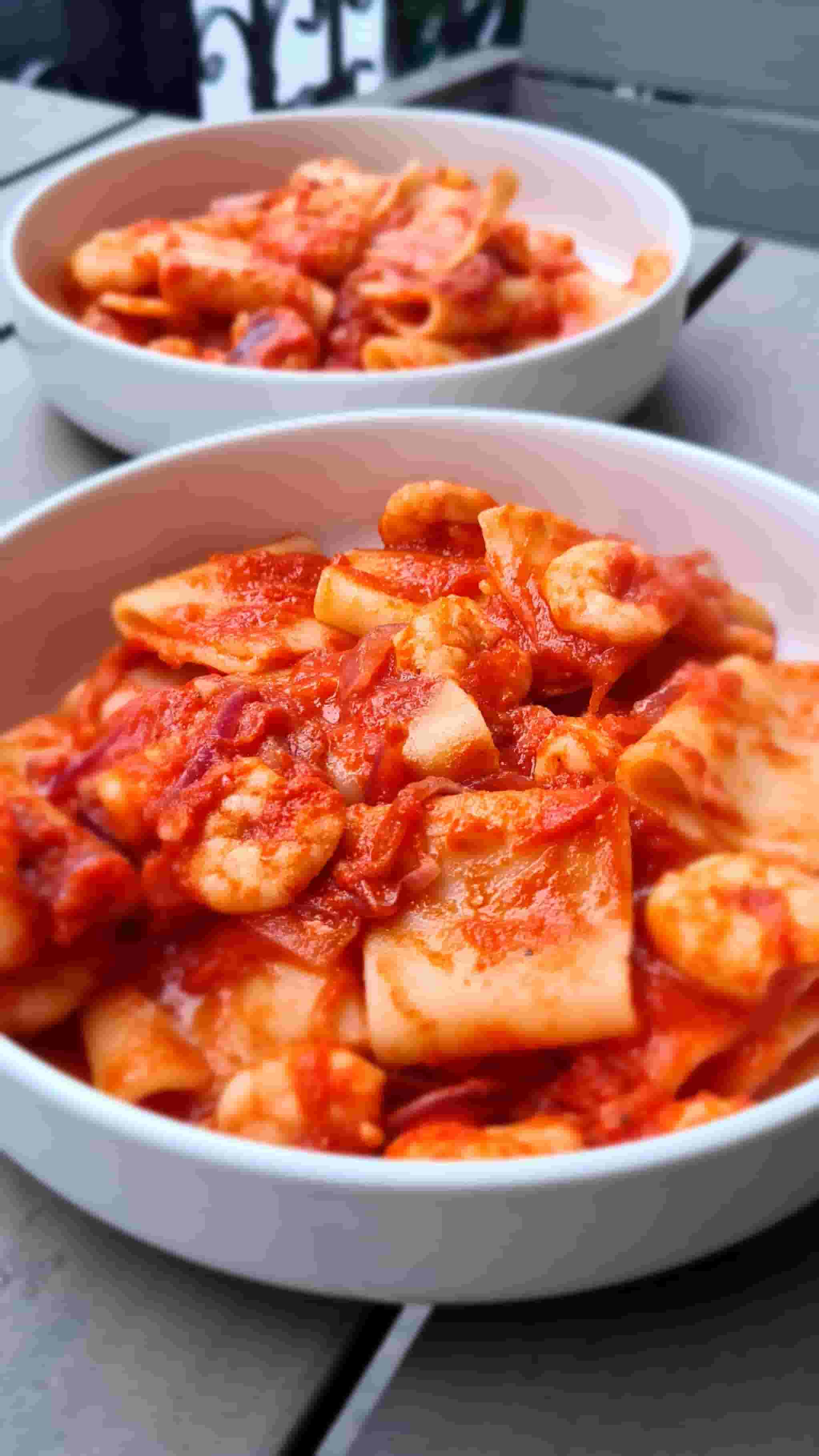 Пакери със скариди и доматен сос Recipe Image