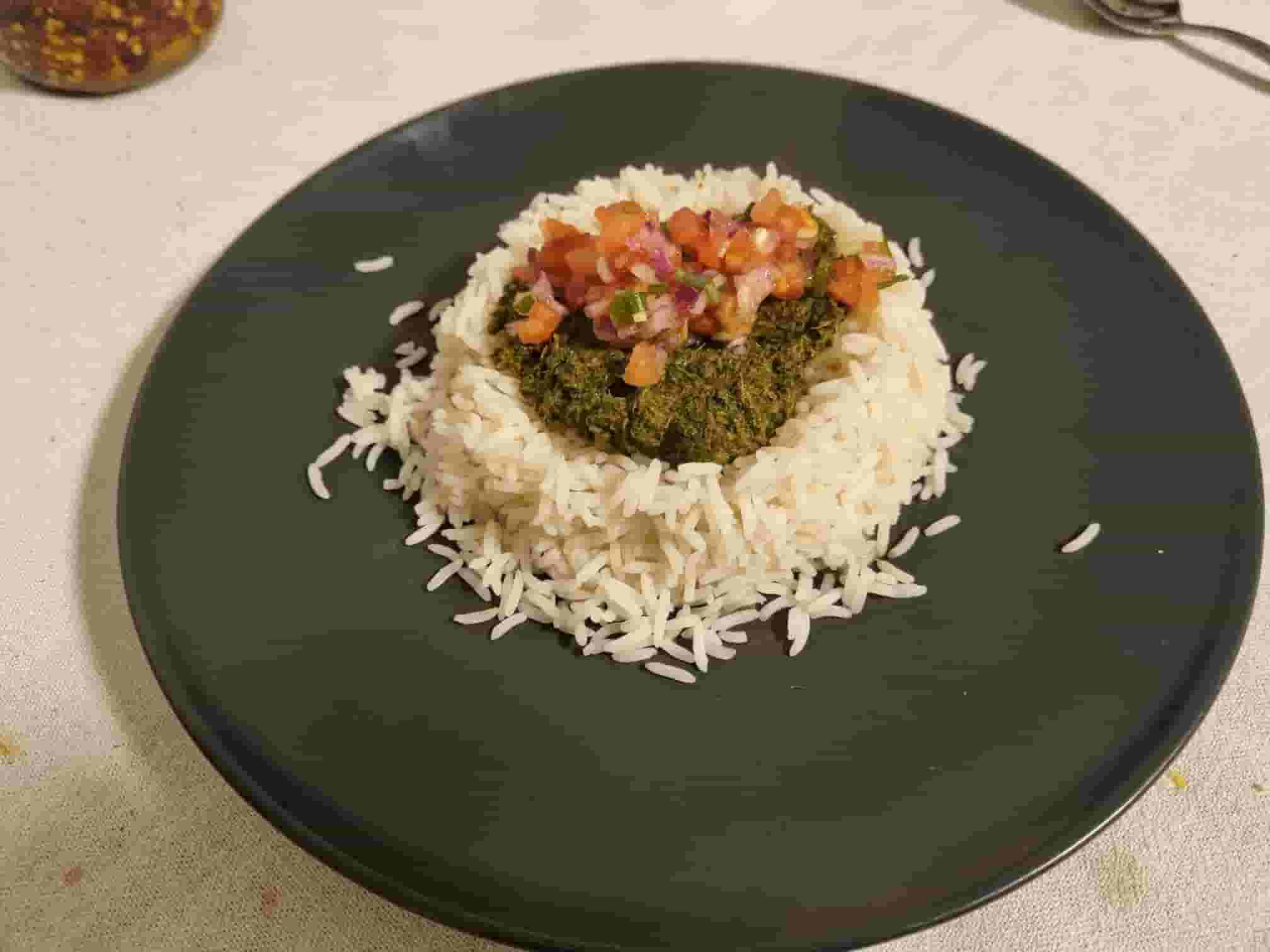 RAVITOTO sy Henakisoa malgache original (feuilles de manioc cuites avec du porc) Recipe Image