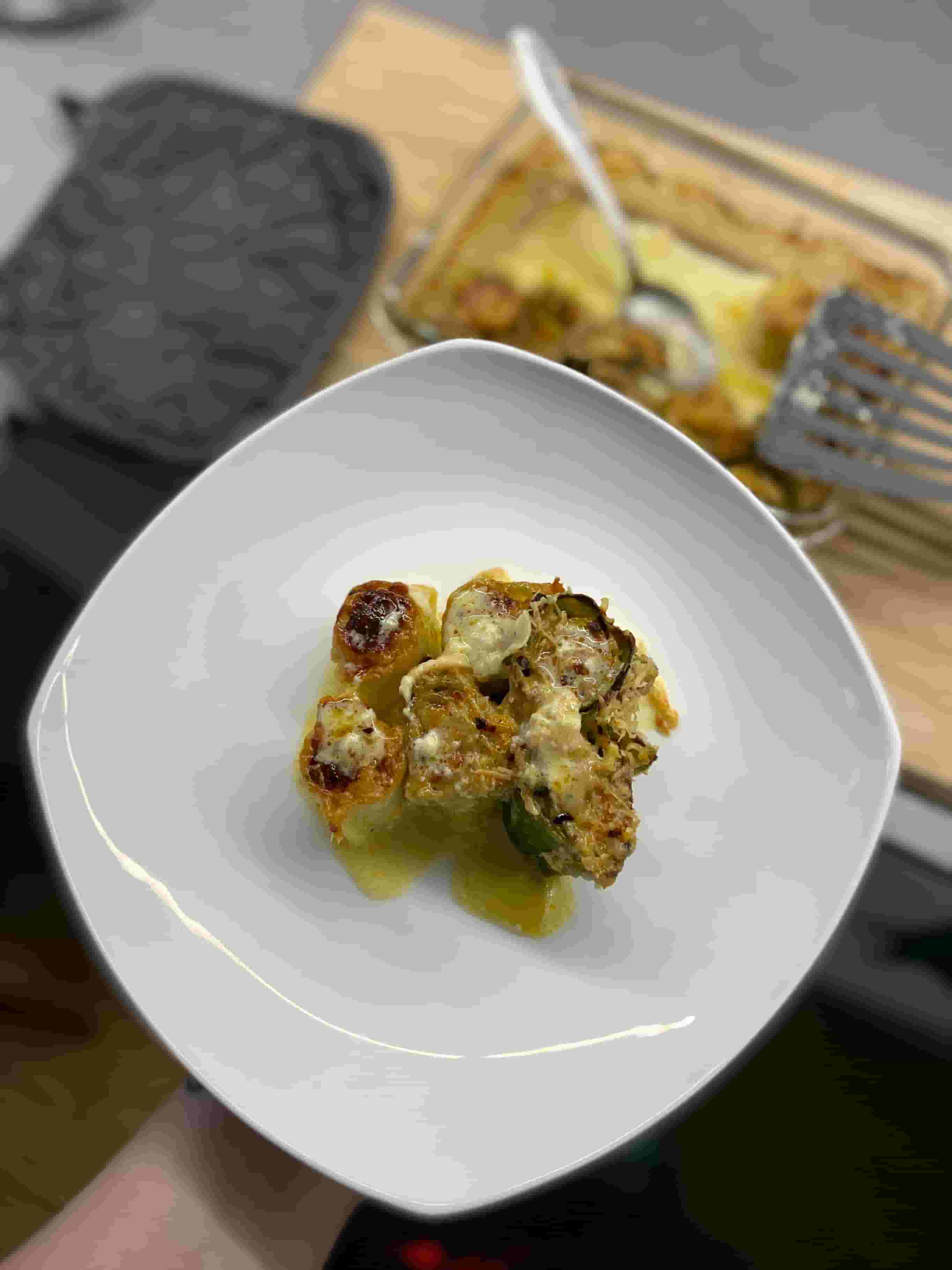 Праз с крем и пармезанов сос Recipe Image
