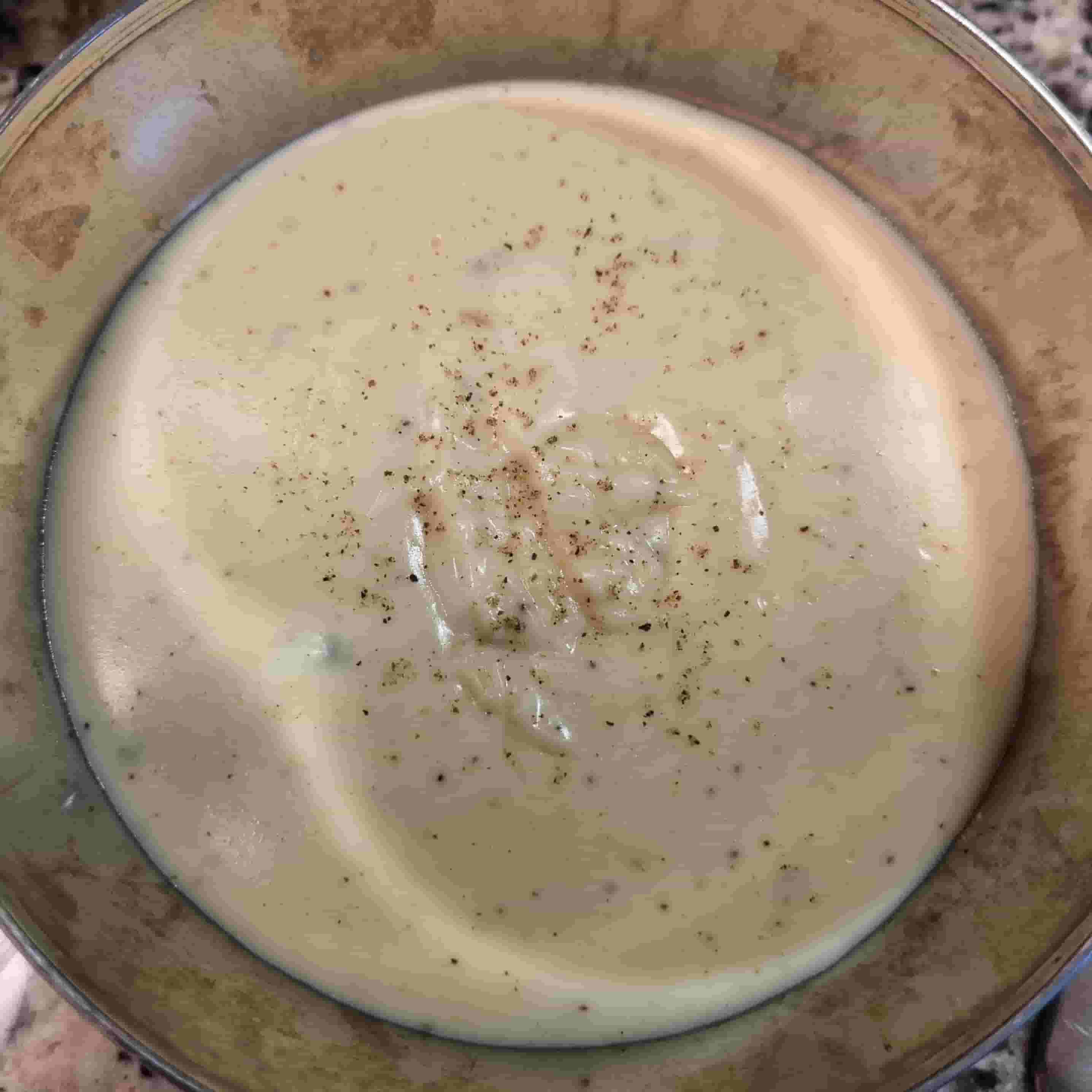 Kremowy sos serowy z gorgonzoli i parmezanu: Szybki przysmak Recipe Image
