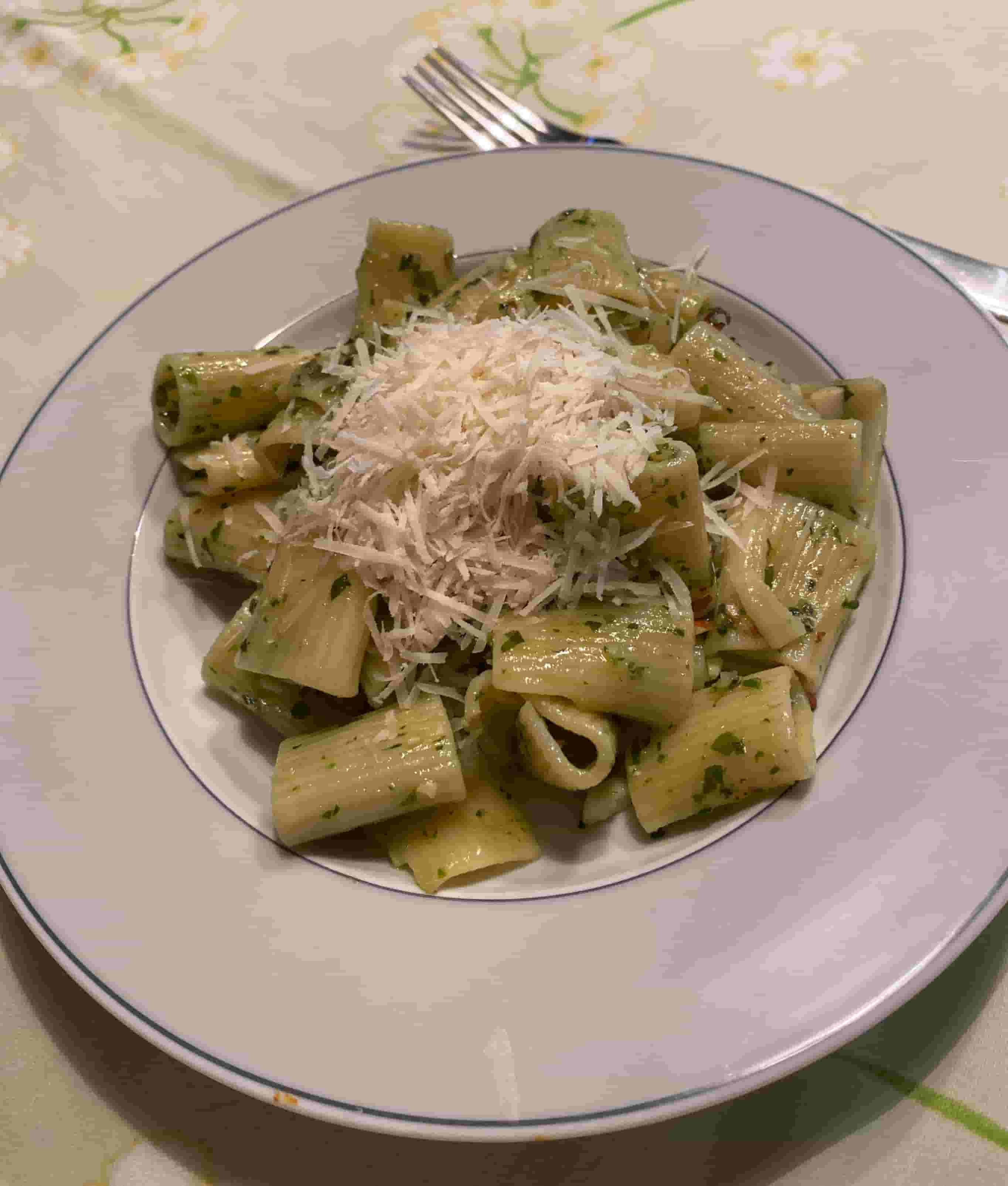 Тортильони с песто от див чесън и бадеми Recipe Image