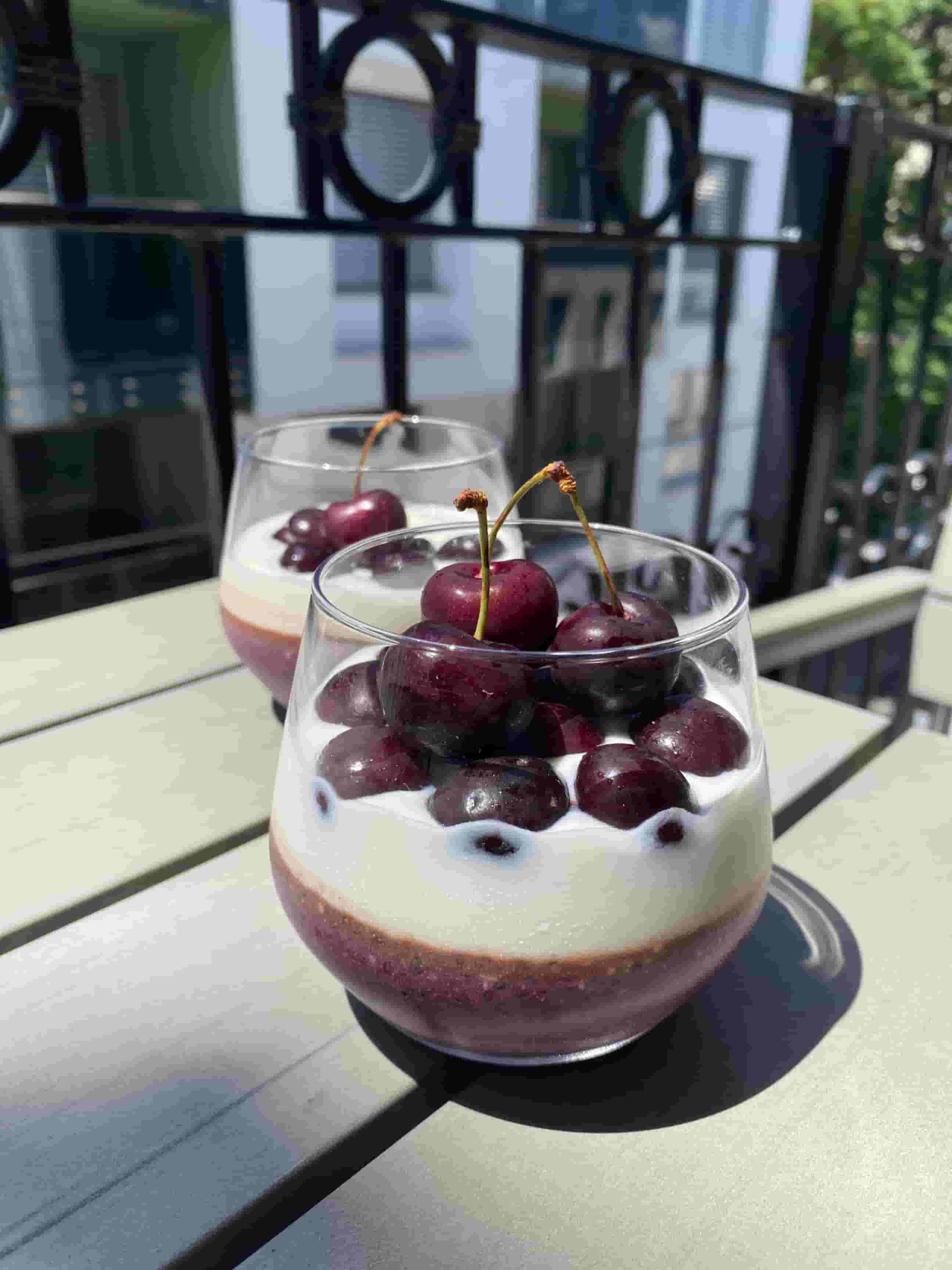 Pudding Chia z Wiśniami Recipe Image