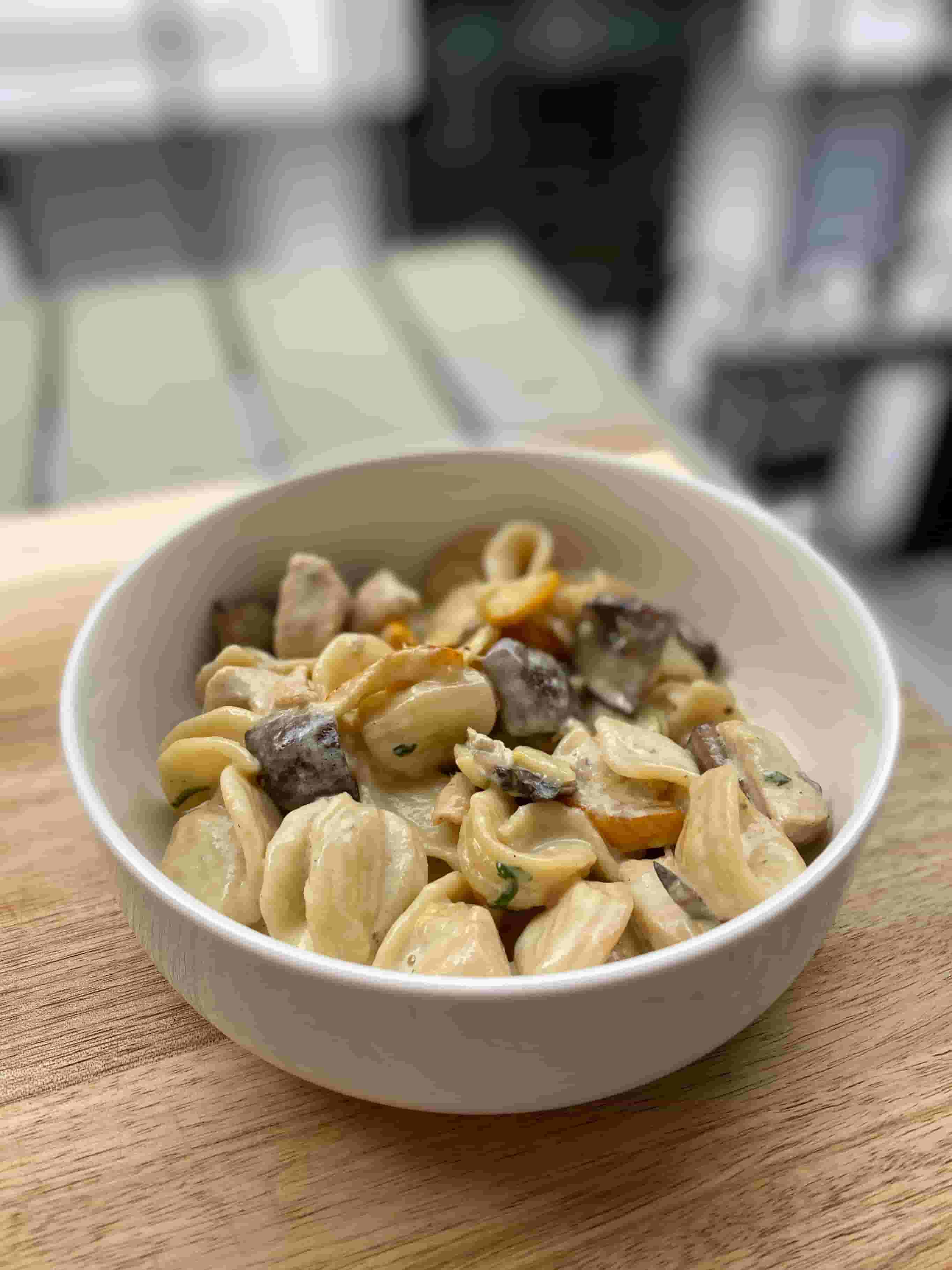 Cremige Hähnchen- & Gemüse-Pasta Recipe Image