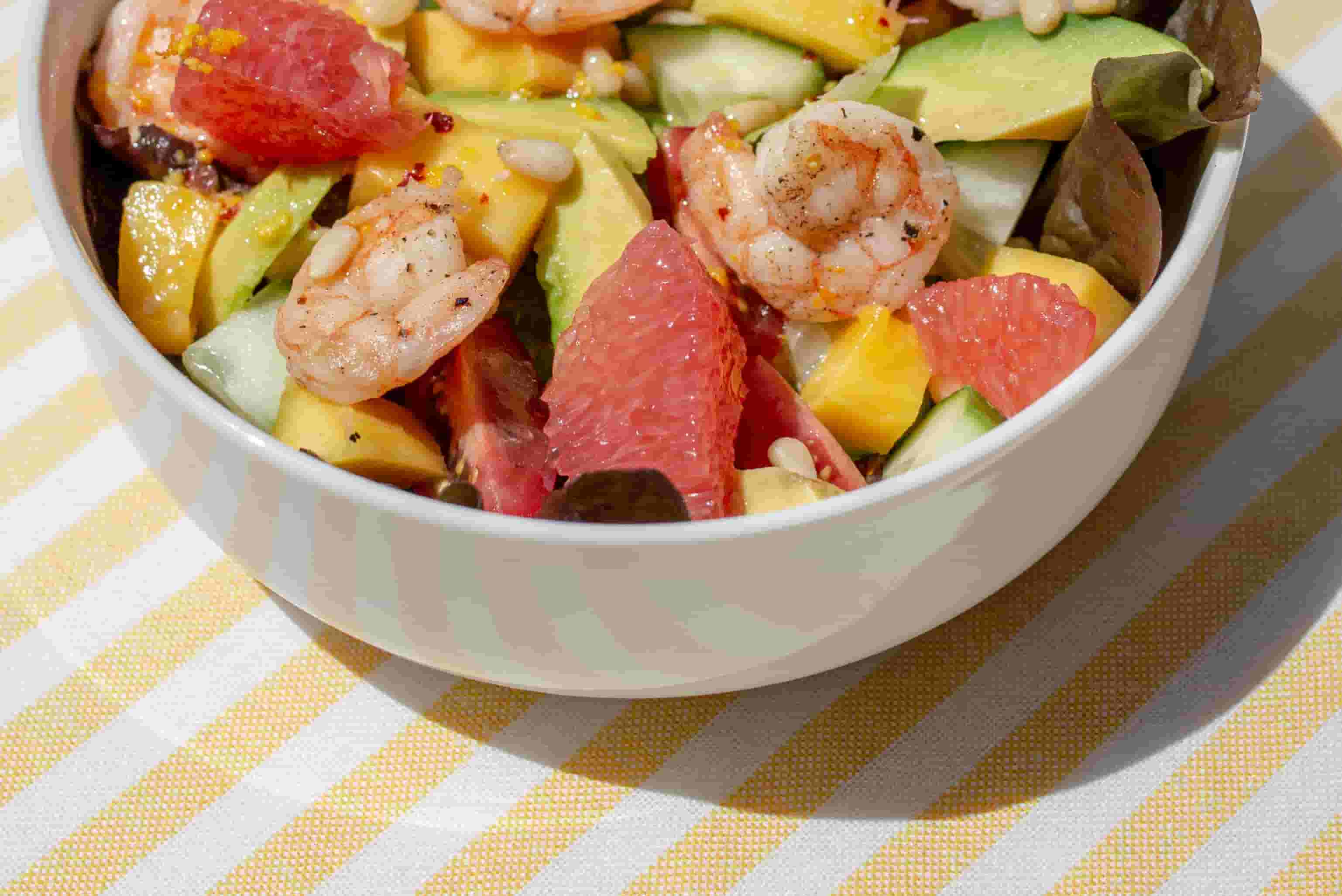 Garnelen-Sommersalat mit Grapefruit-Dressing und Mango Recipe Image