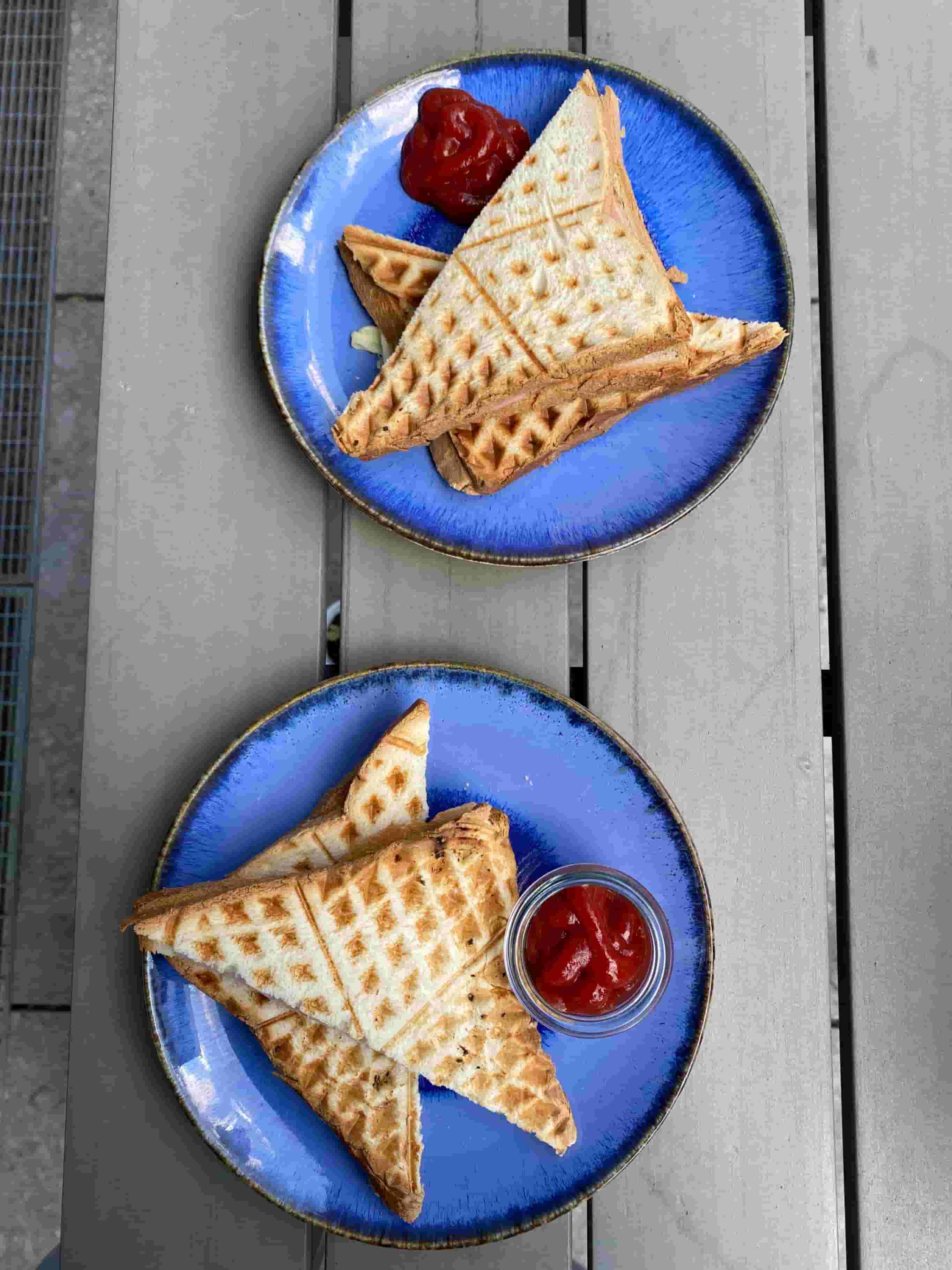 Тост с шунка и кашкавал Recipe Image