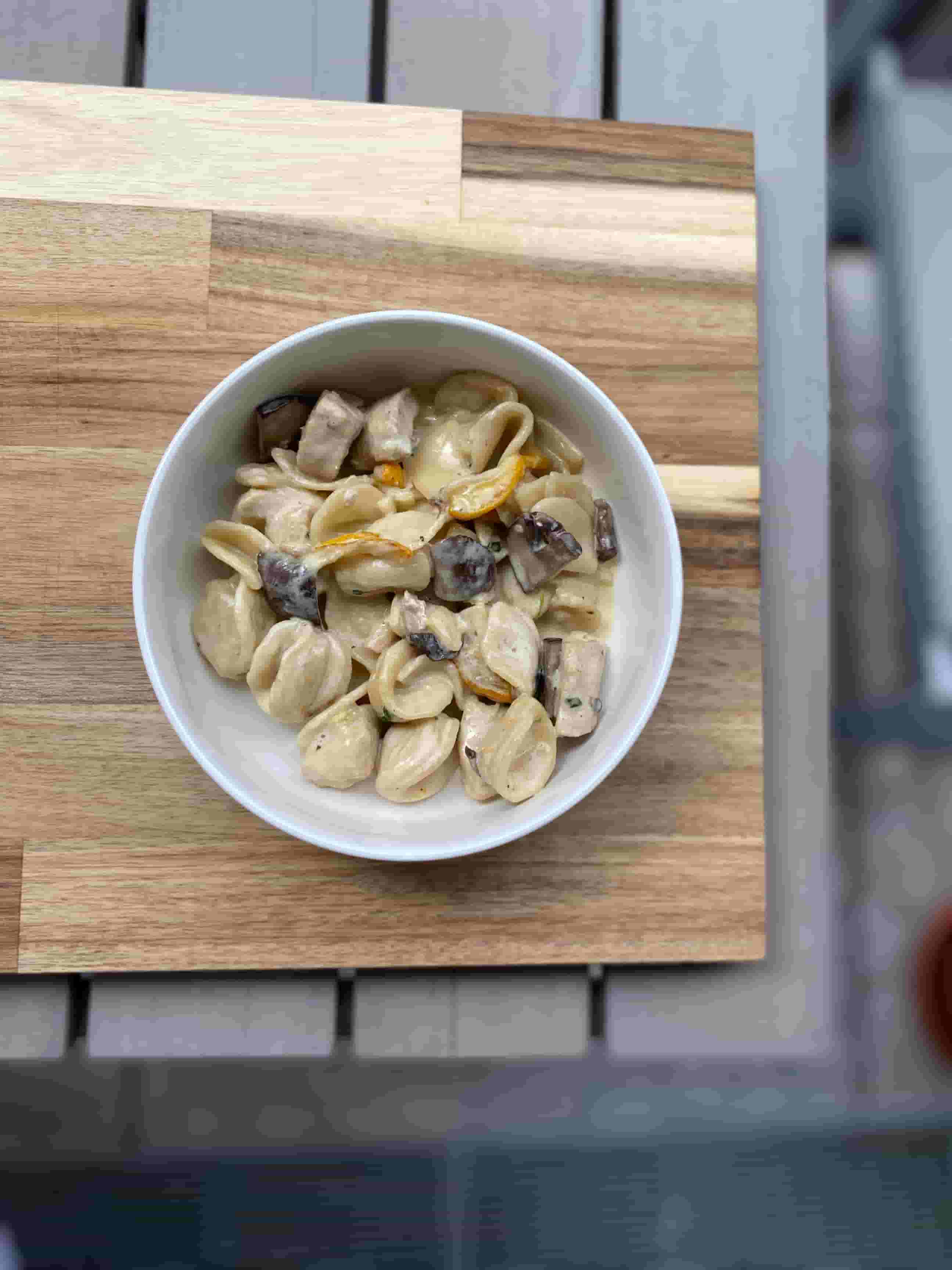 Cremige Hähnchen- & Gemüse-Pasta Recipe Image
