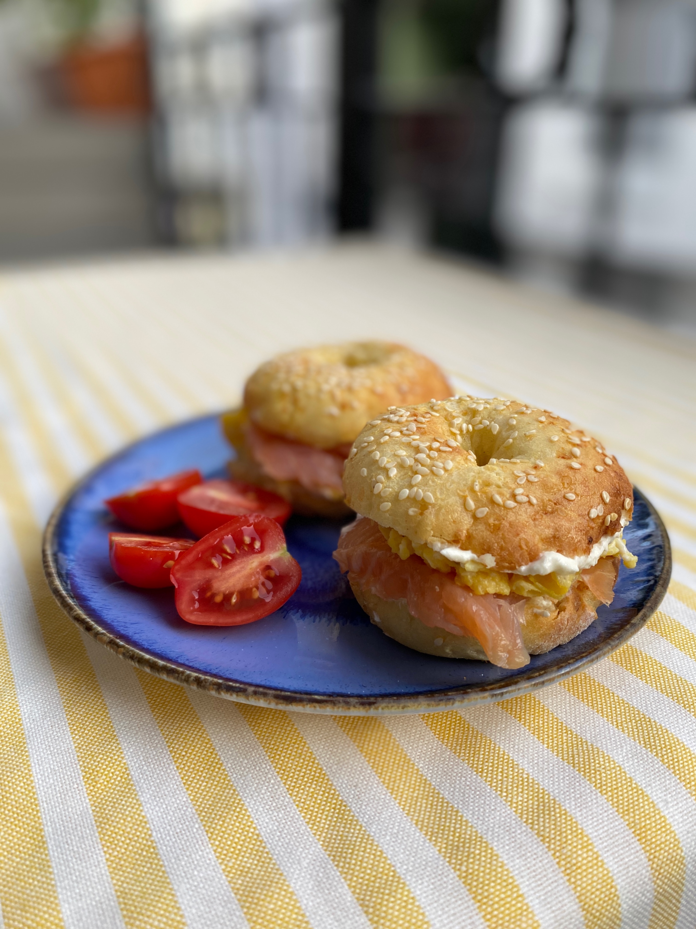 Proteinreiche Hüttenkäse-Bagels Recipe Image