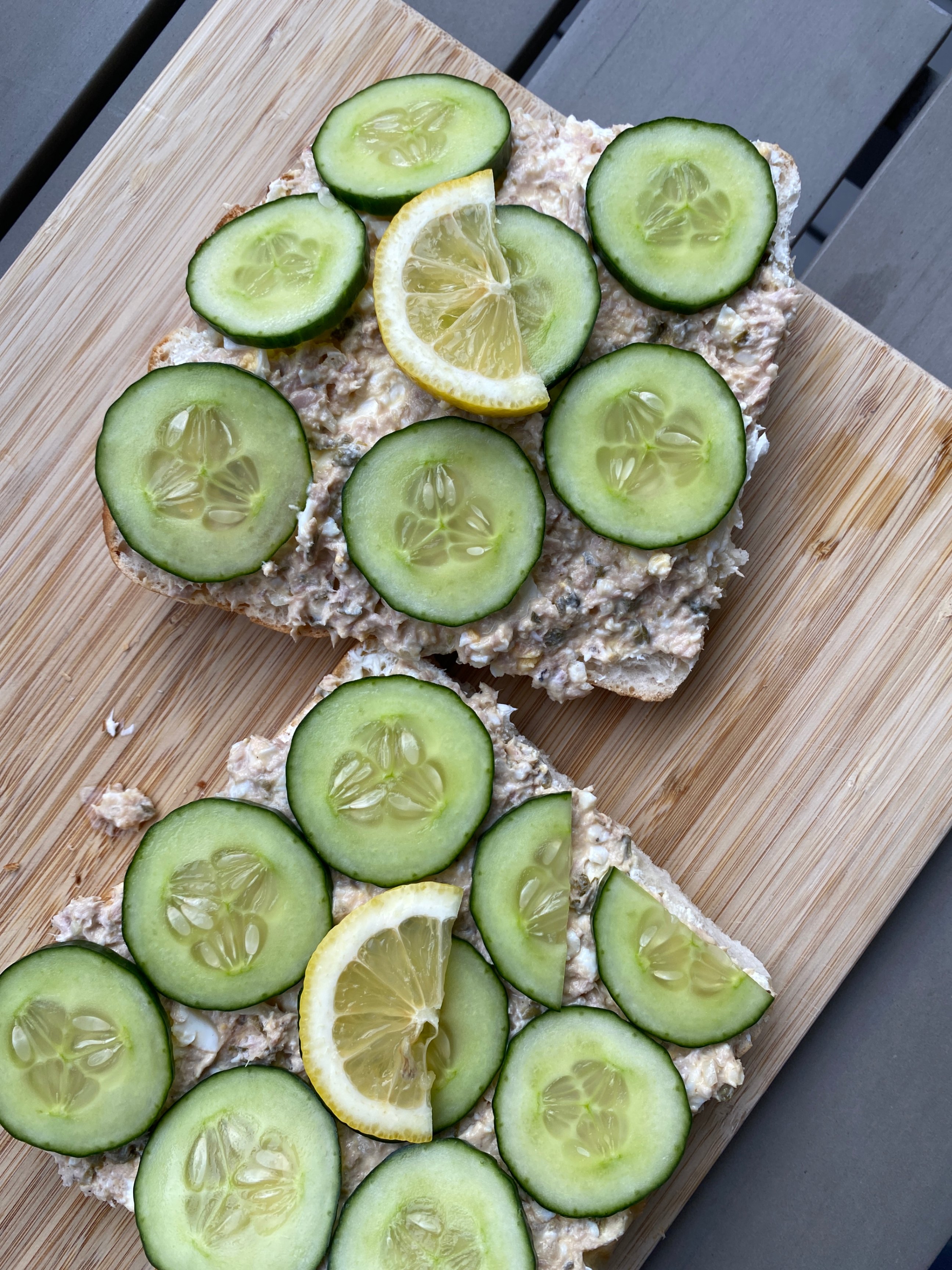 Komkommer Tonijn Sandwich Recipe Image