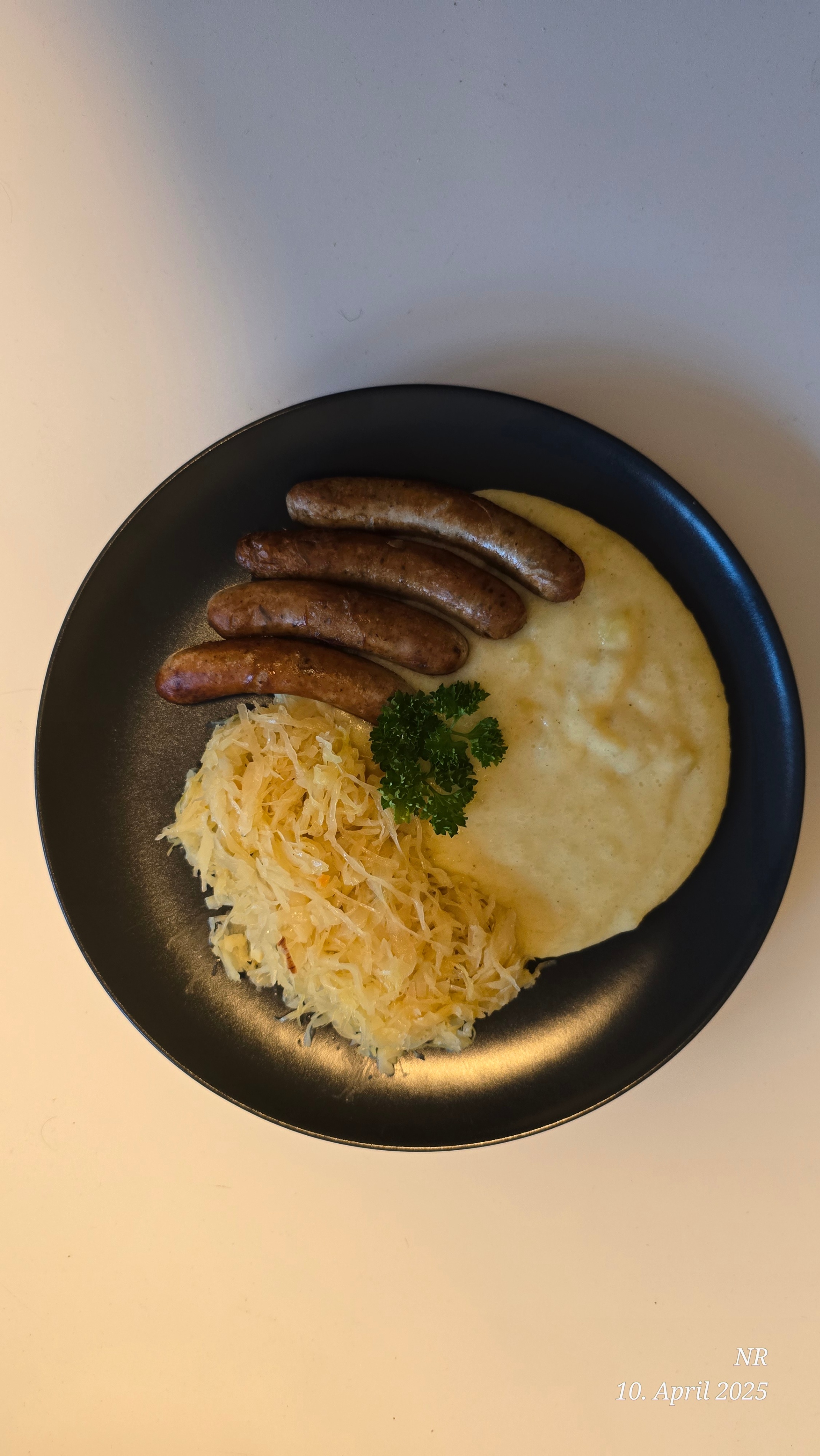 Salchicha Nürnberger con Chucrut Recipe Image
