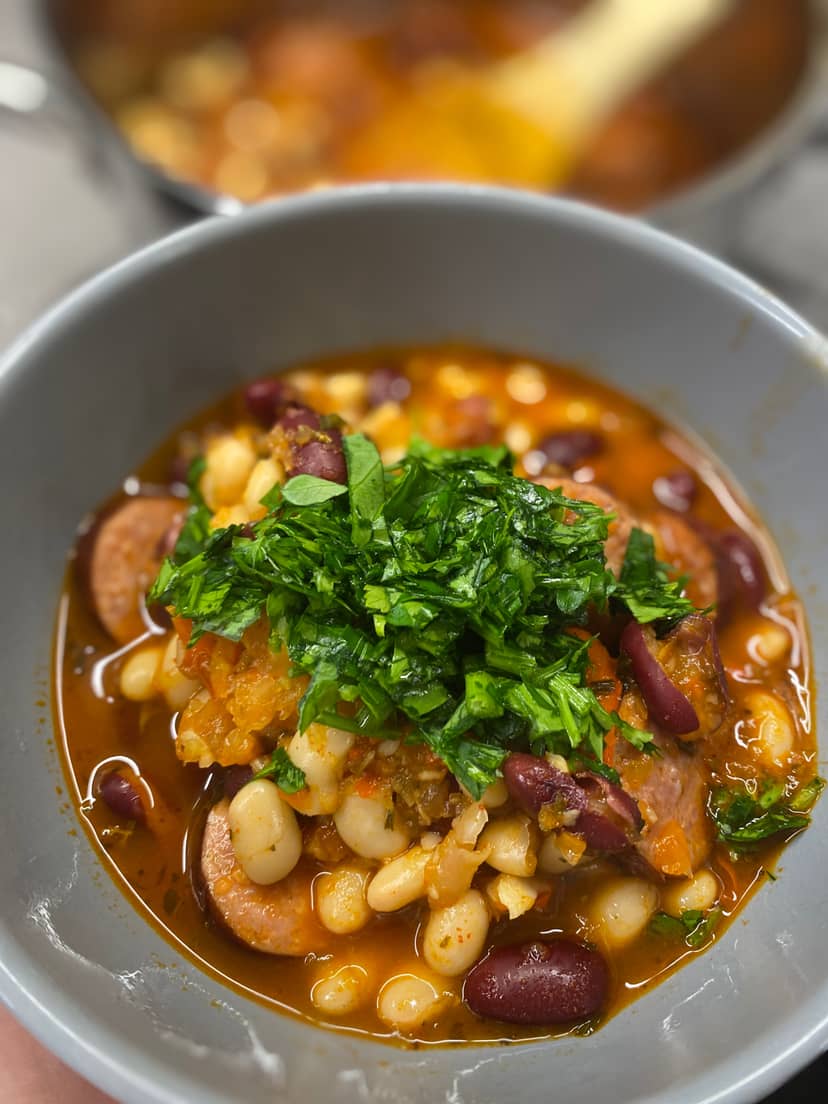 Bohneneintopf mit Würstchen Rocely Rezept