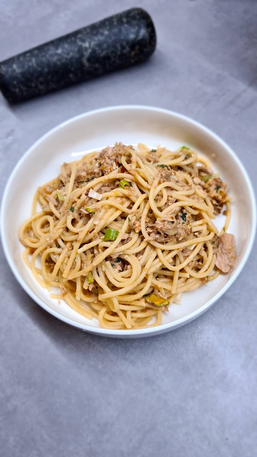 Spaghetti mit rotem Pesto und Thunfisch Rocely Rezept