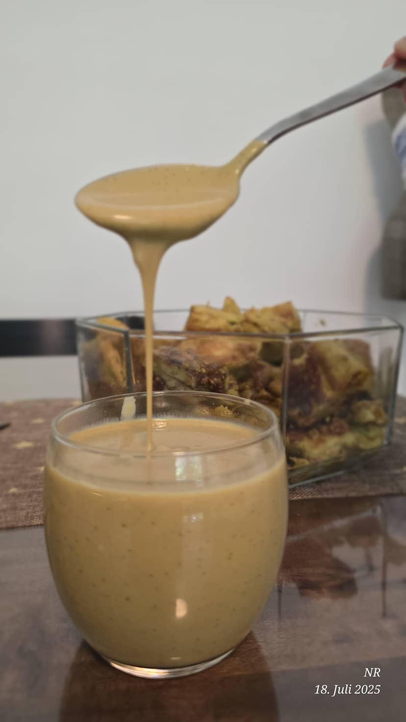 Creamy, intensely aromatic Pistachio Sauce based on homemade Vanilla Sauce Rocely Recipe