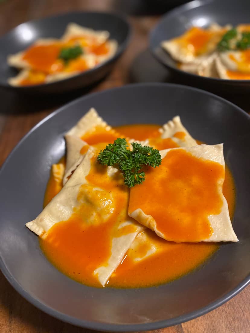 Receta de Rocely de Raviolis caseros de setas con salsa de tomates cherry