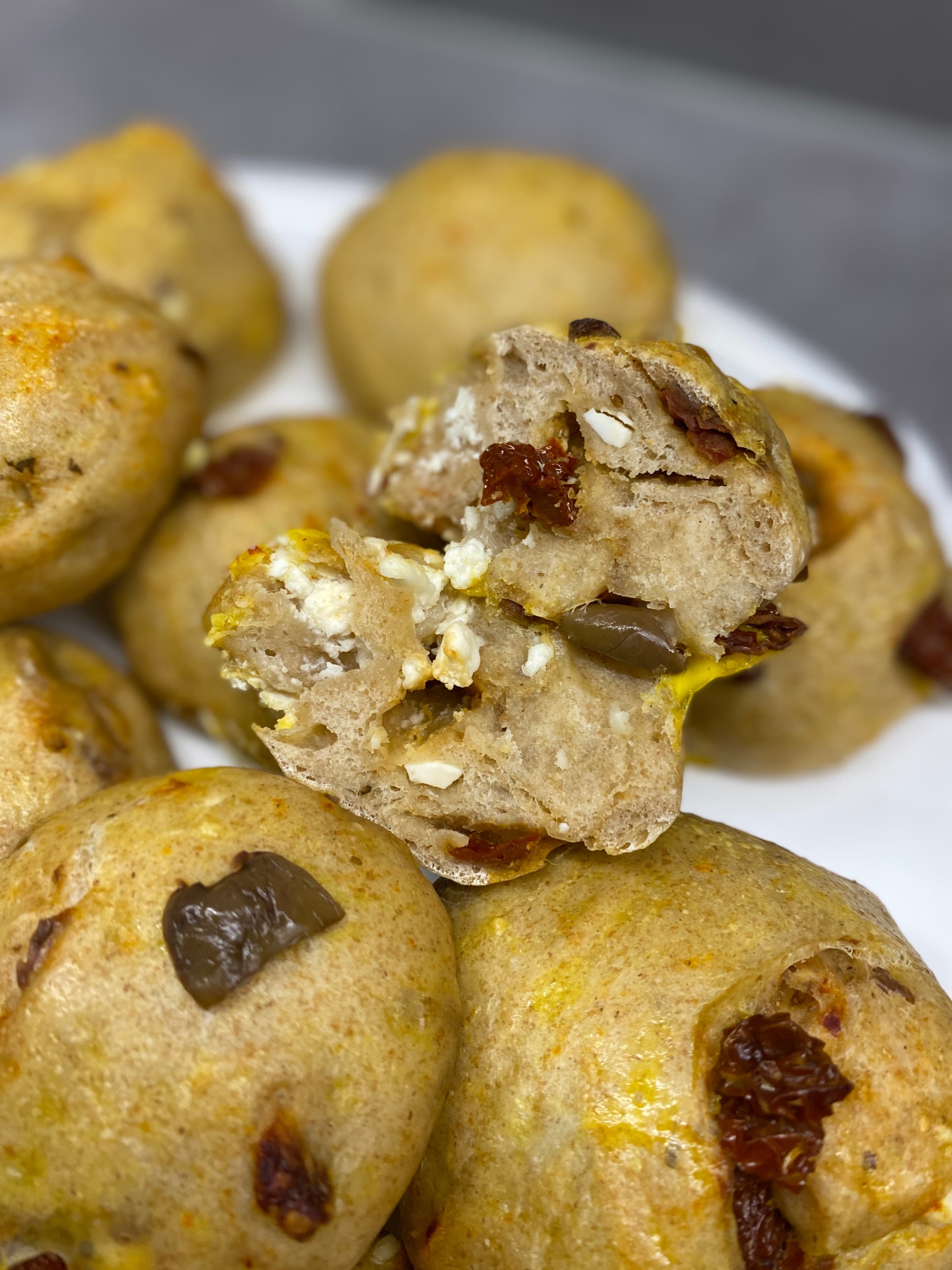 Sun-Dried Tomato, Feta, and Olive Breads Rocely Recipe