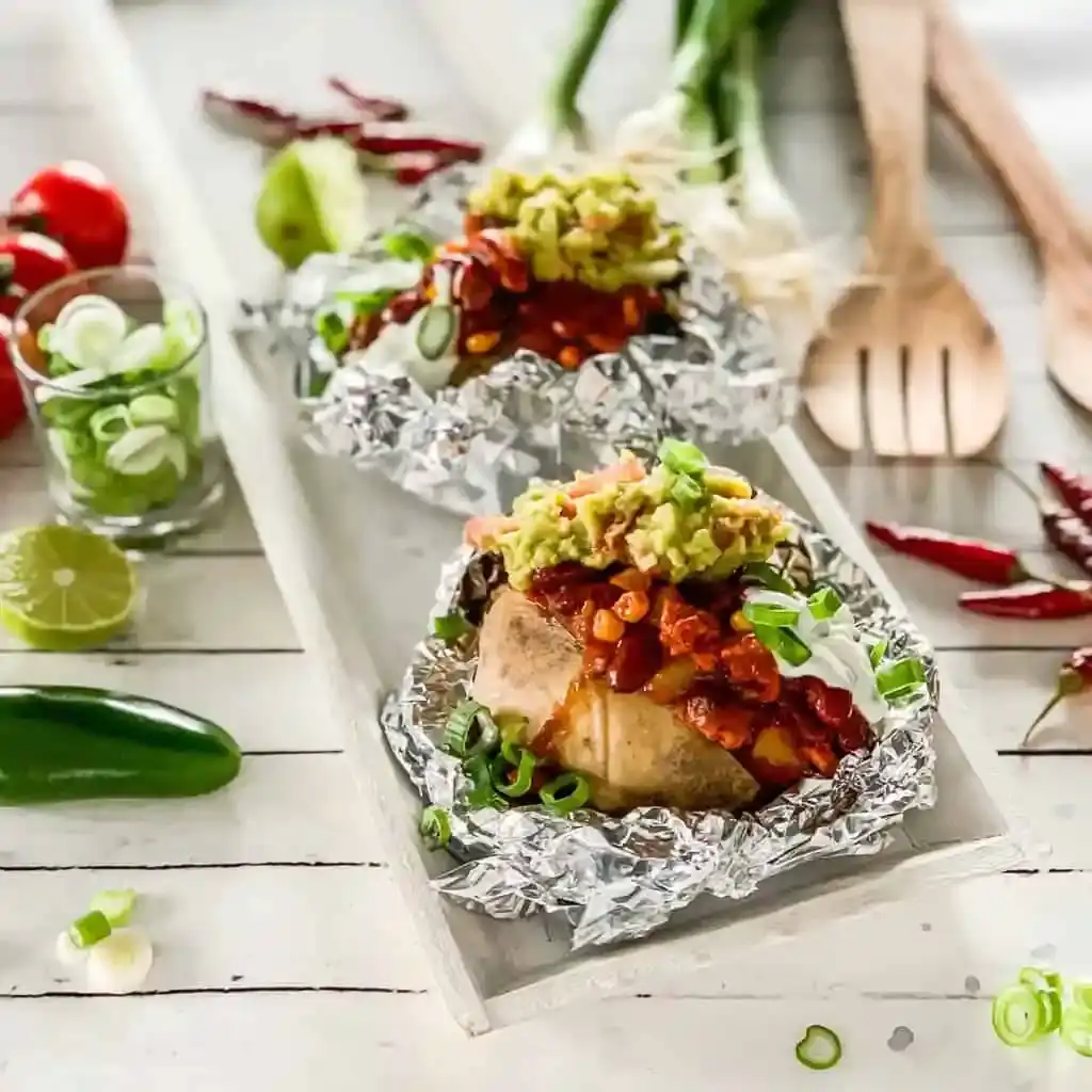 Bild für Folienkartoffeln mit Chili sin Carne und Guacamole