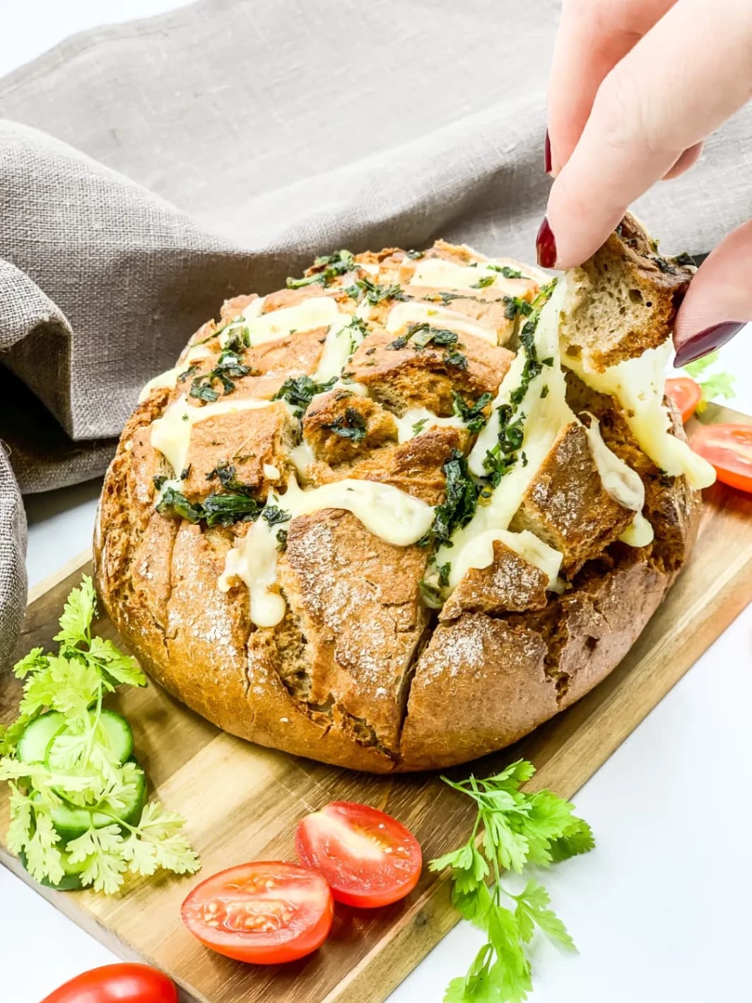 Bild für Zupfbrot mit Käse und Kräutern für Gäste