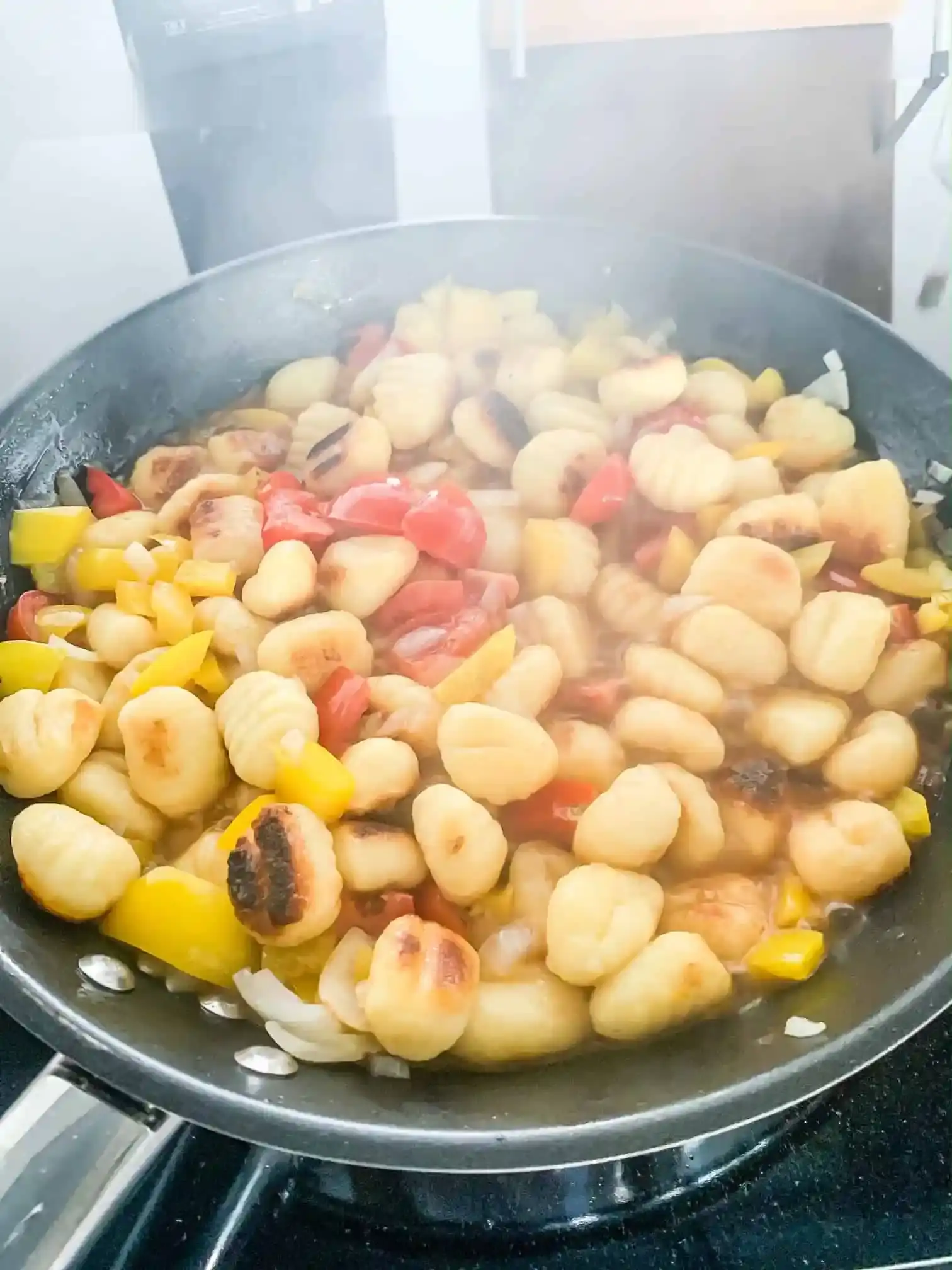 Bild für Vegane Onepot-Gnocchi-Pfanne: Schnelle und Herzhafte Mahlzeit in Einer Pfanne