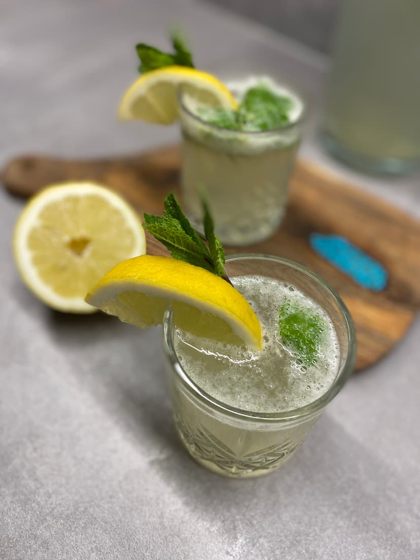 Erfrischende Limonade Rocely Rezept