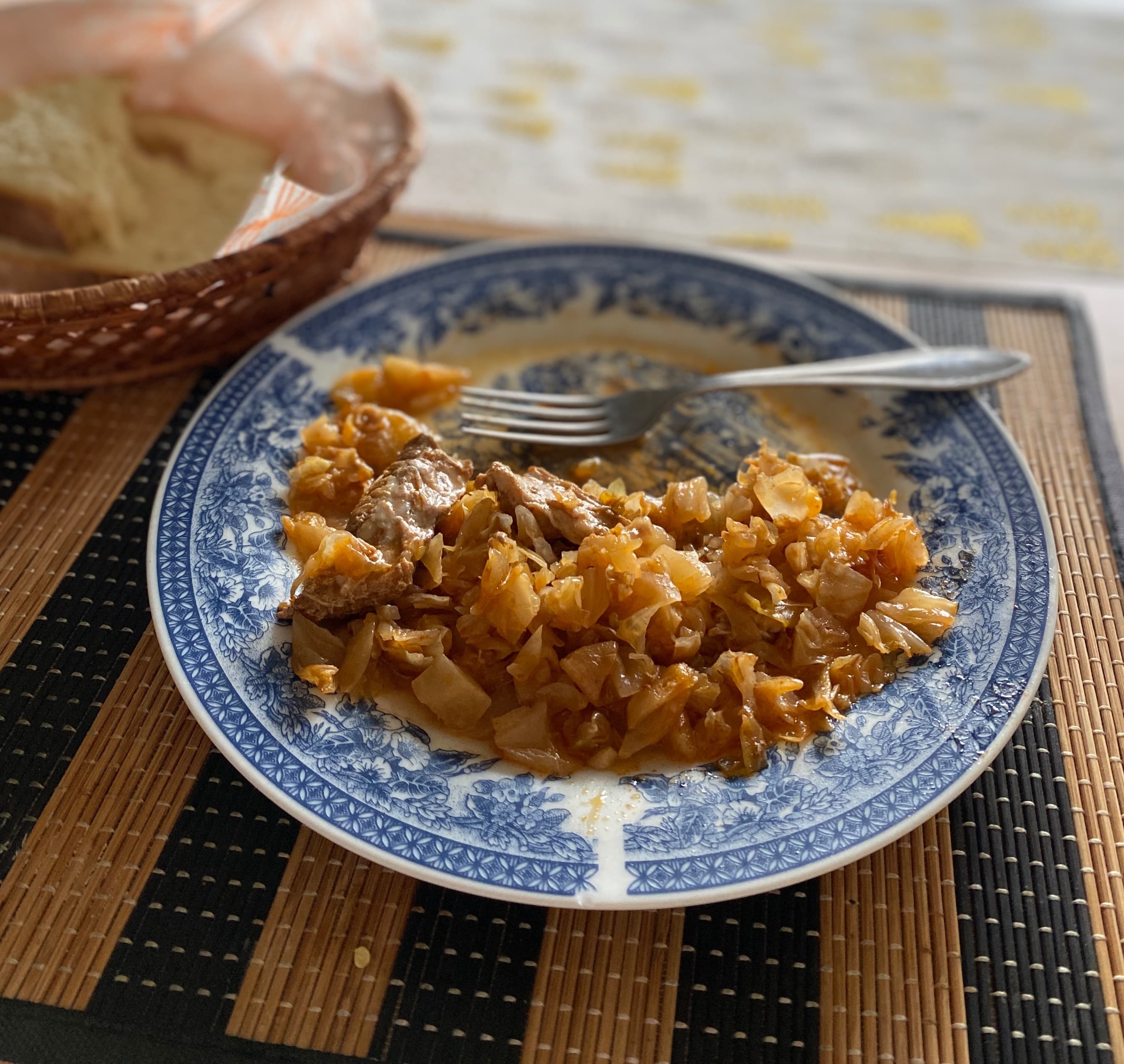 Codillo de Cerdo al Horno con Chucrut Recipe Image