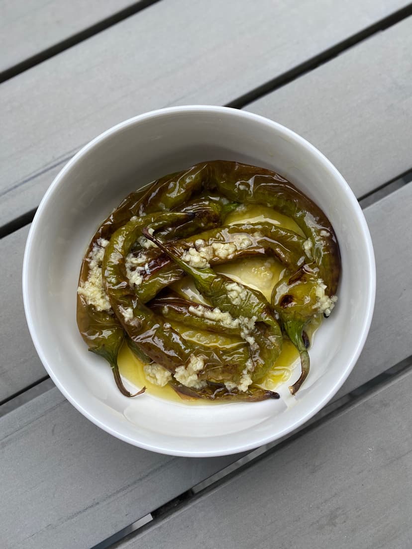 Scharfe gebackene grüne Paprika-Vorspeise Rocely Rezept