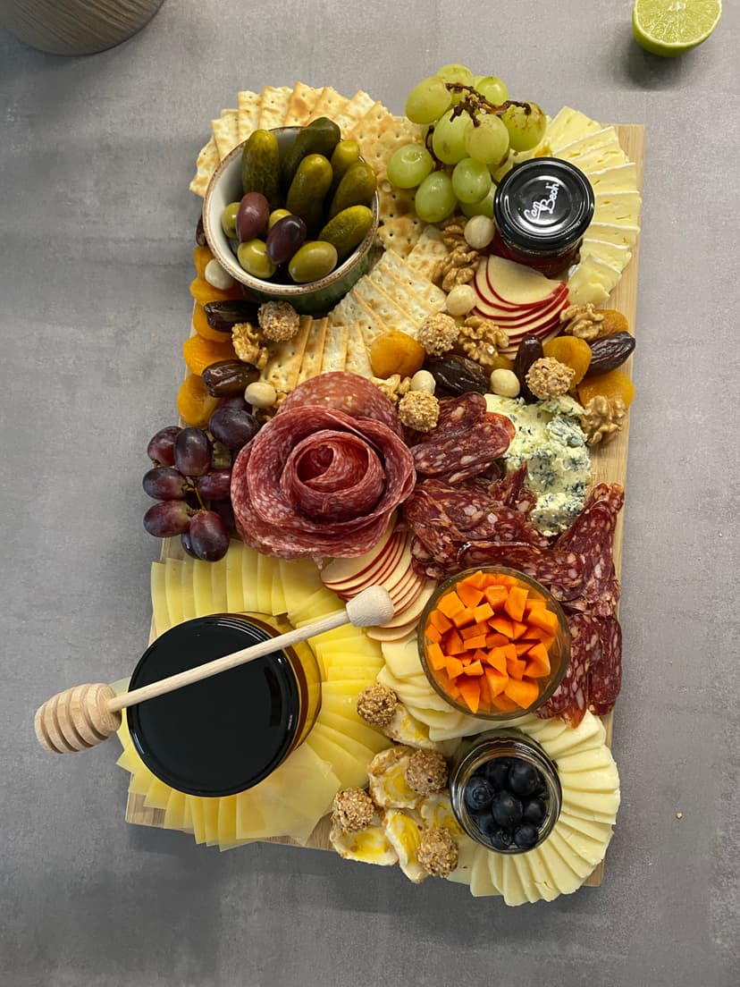Party-Käse-Charcuterie-Platte Rocely Rezept