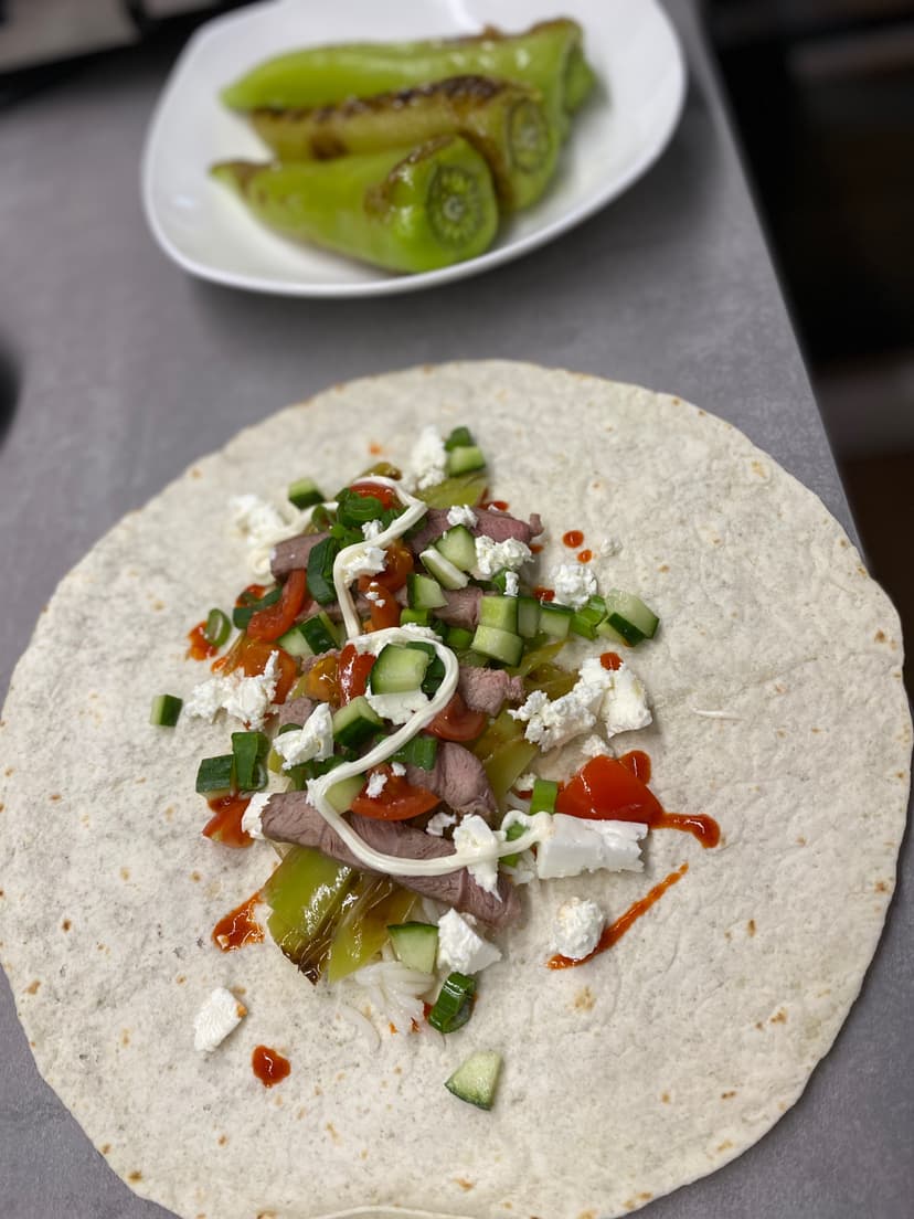 Lammsteak- und gegrillte grüne Paprika-Burritos Rocely Rezept