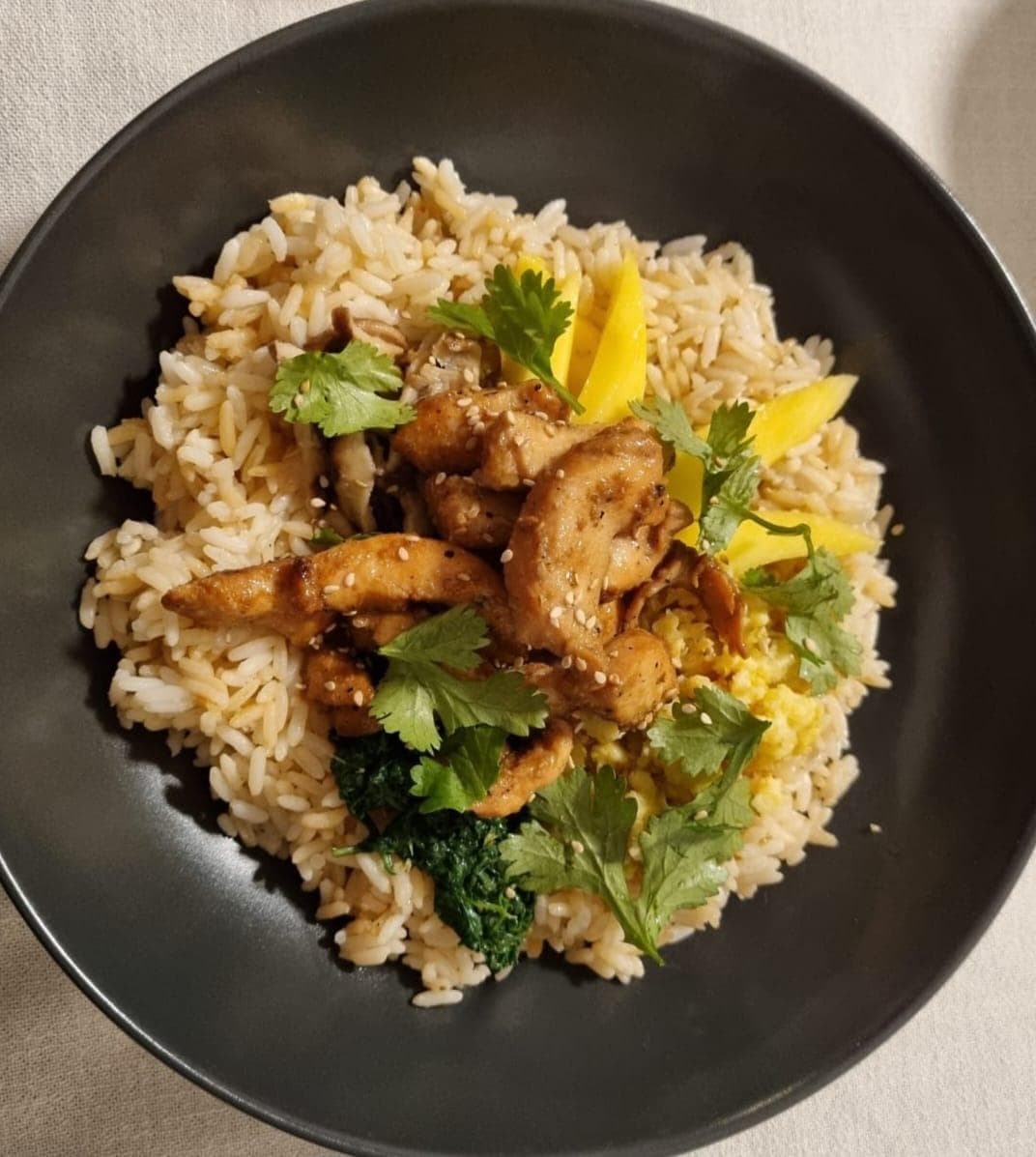 Exotische Bowl mit marinierter Hähnchenbrust Recipe Image