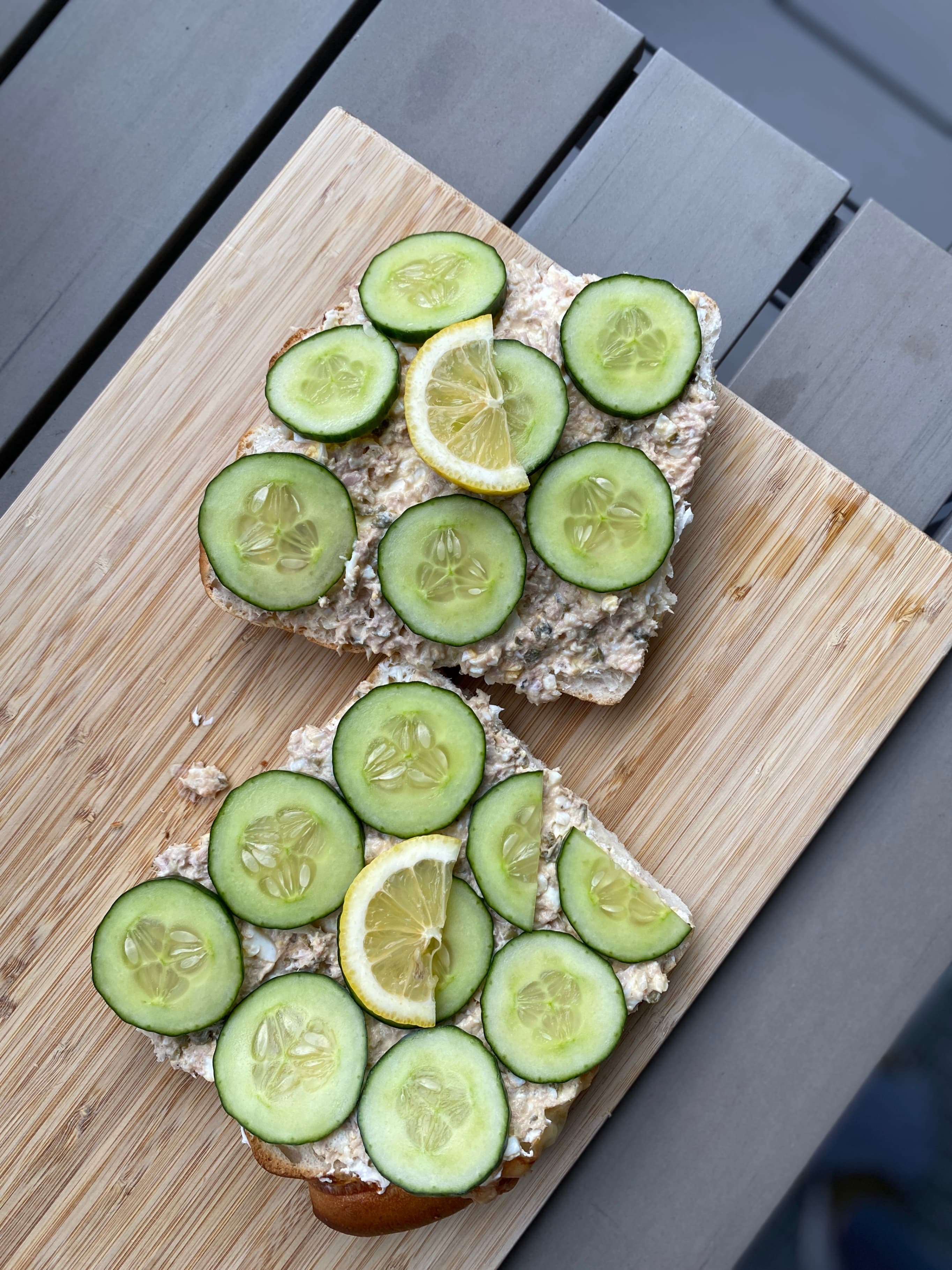 Komkommer Tonijn Sandwich Recipe Image