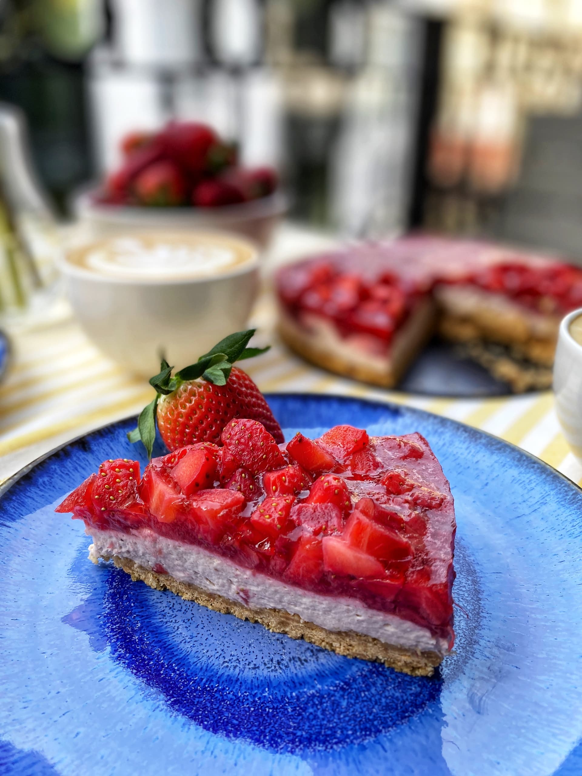 Główne zdjęcie dla Sernik truskawkowo-bananowy