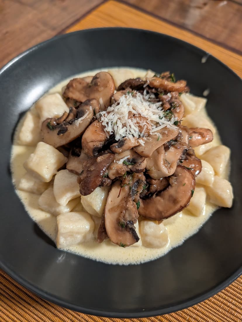 Gnocchi met paddenstoelen en truffelsaus Rocely Recept